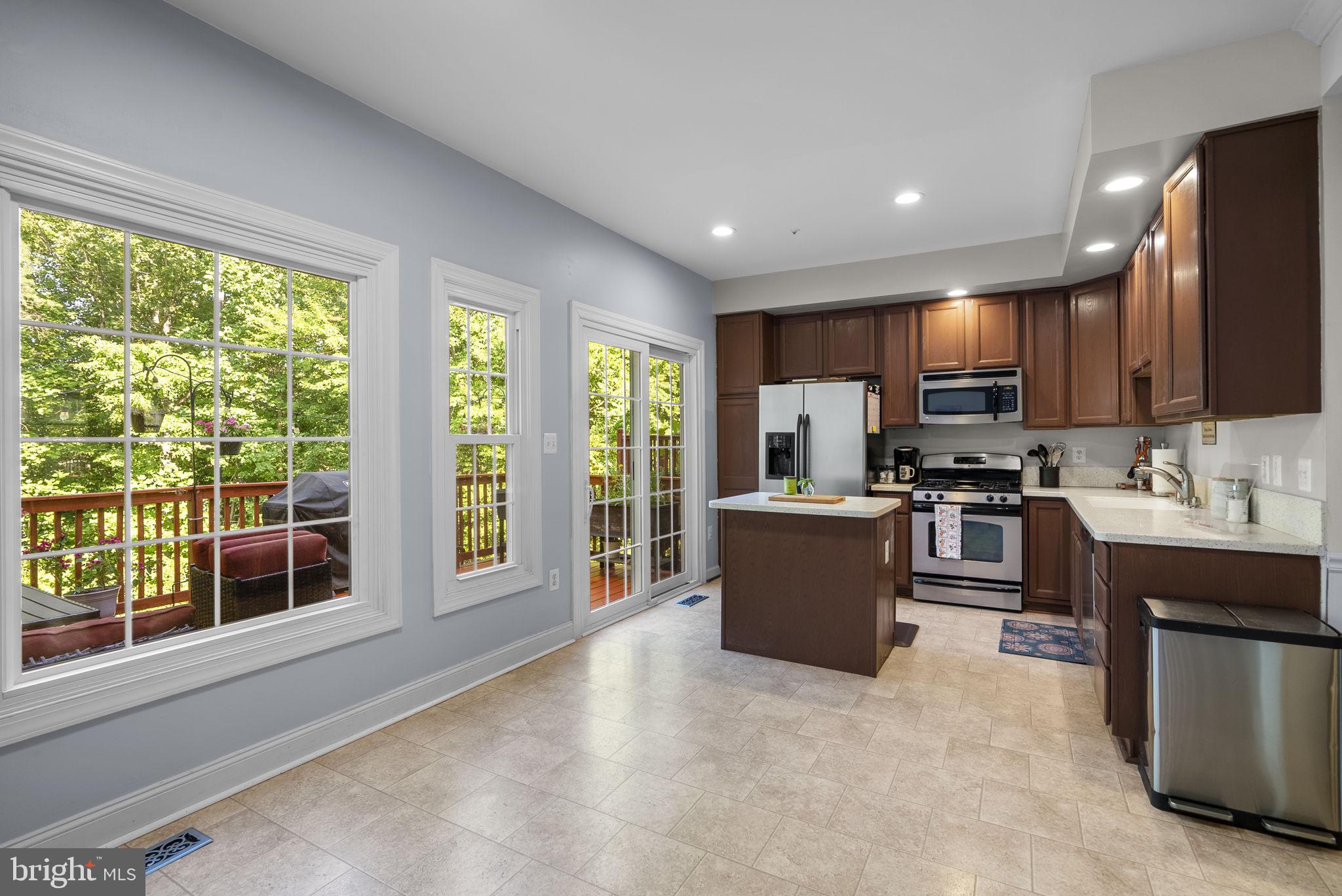 RUSSETT - Residential