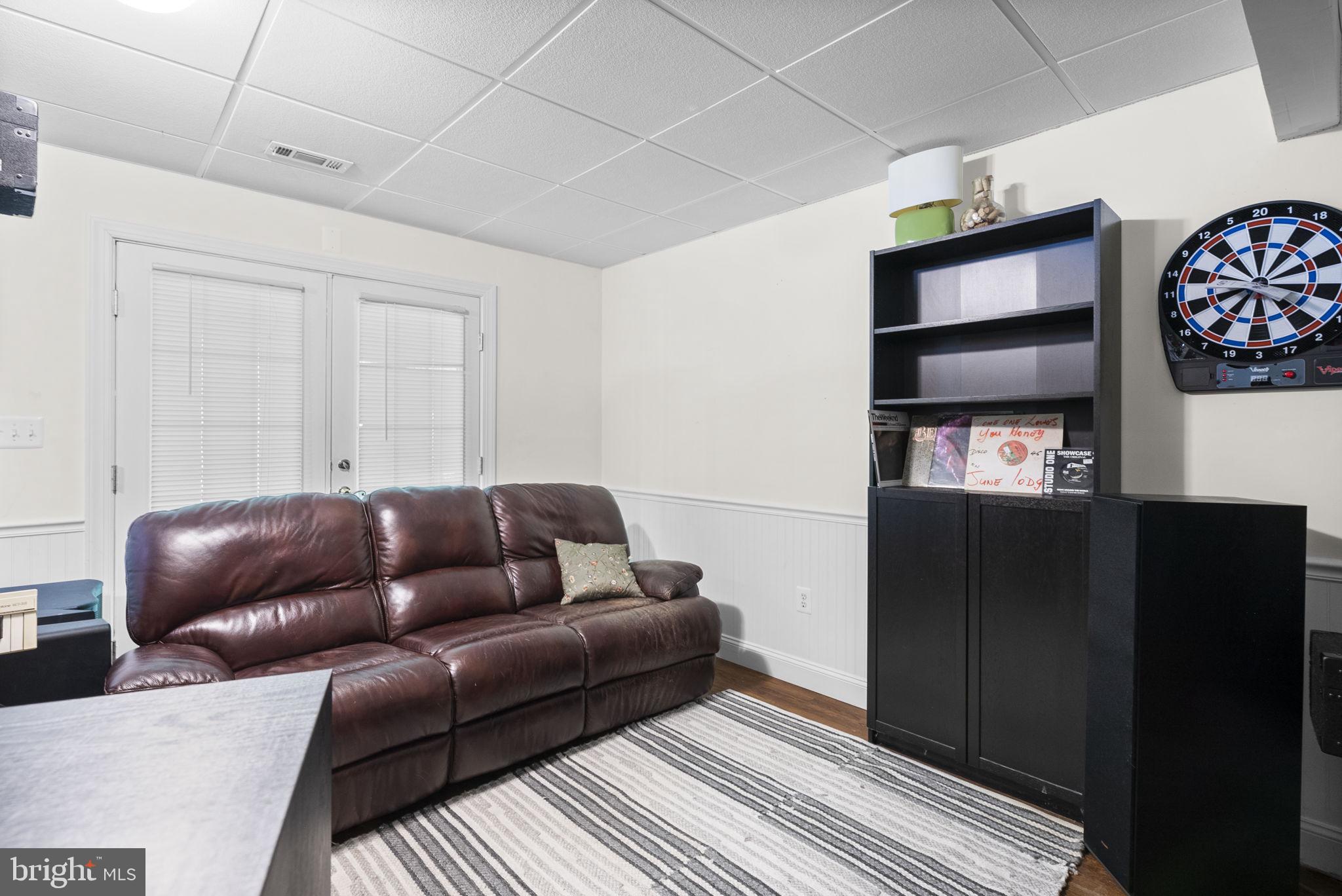 RUSSETT - Residential