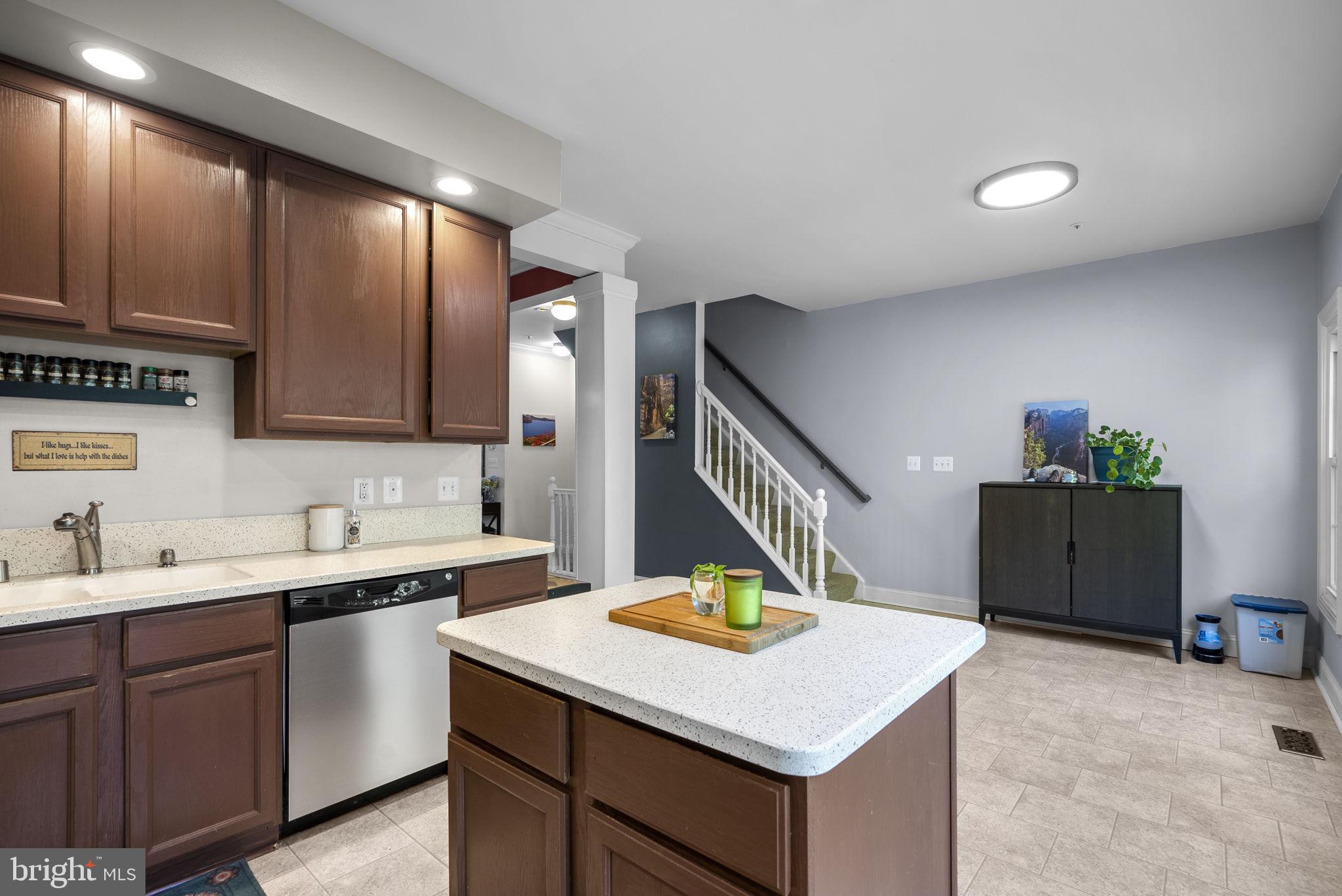 RUSSETT - Residential