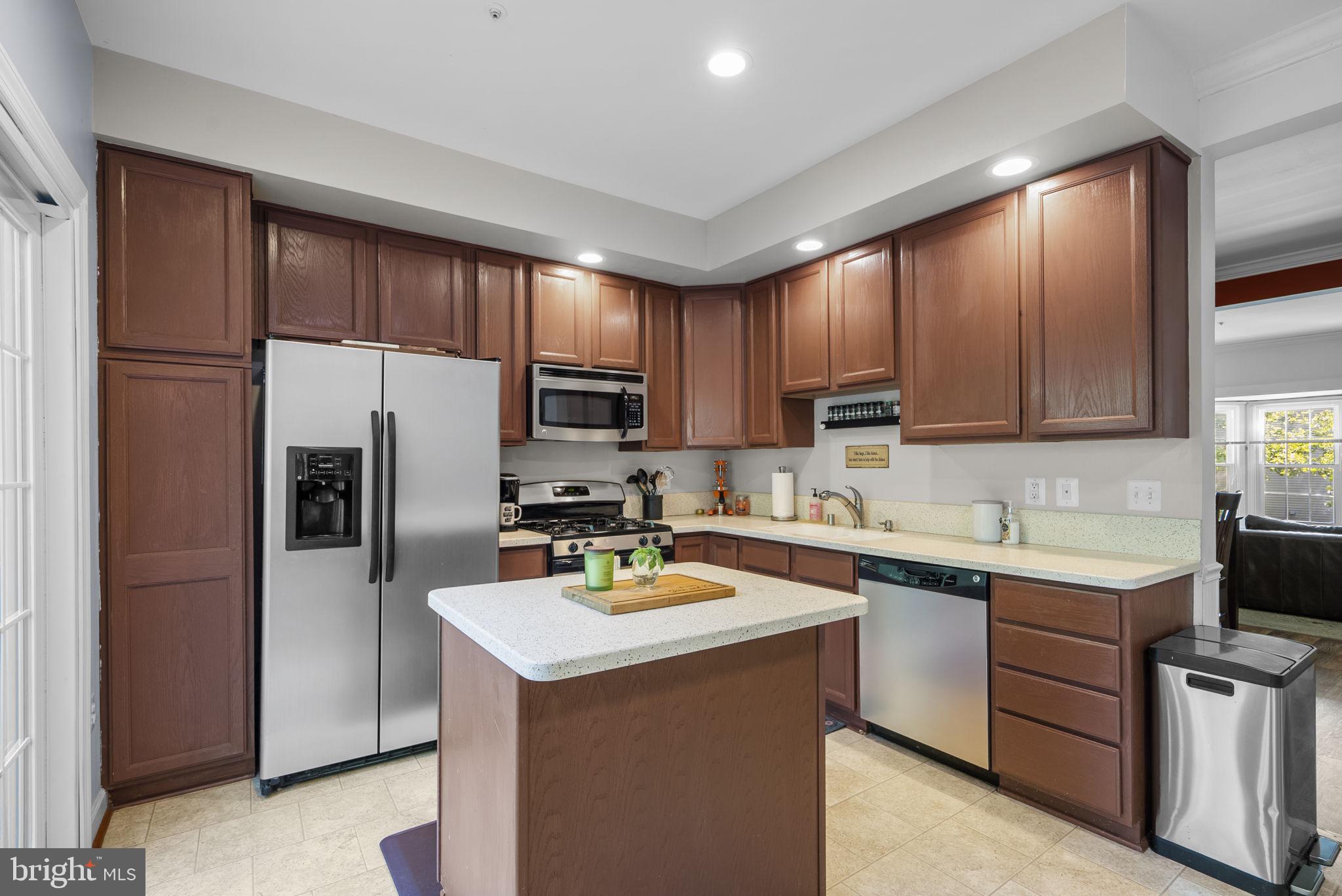 RUSSETT - Residential