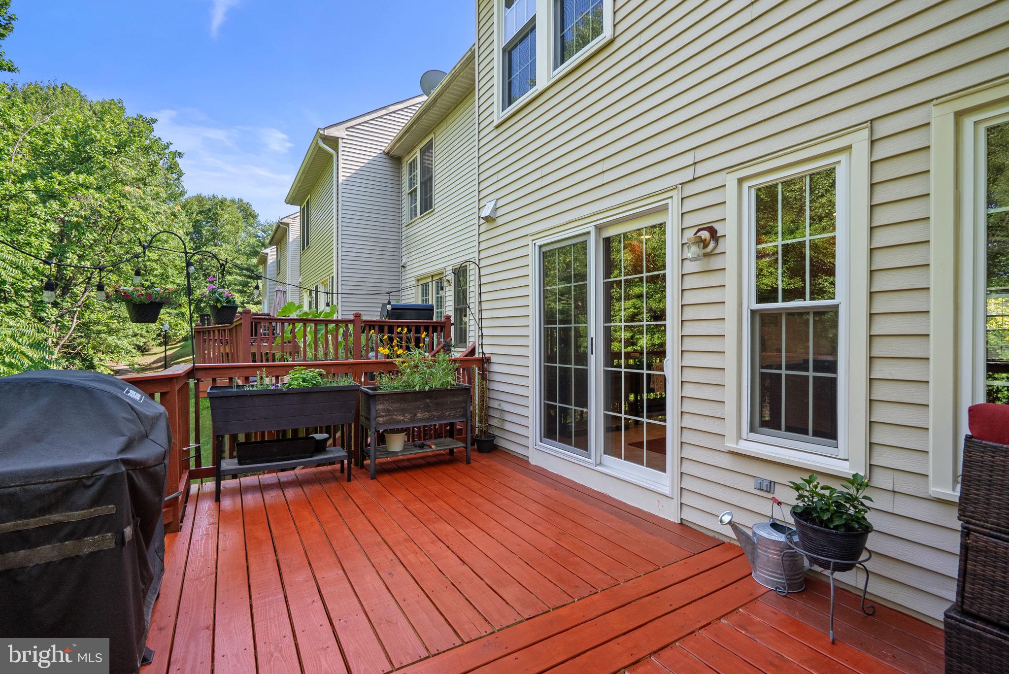 RUSSETT - Residential