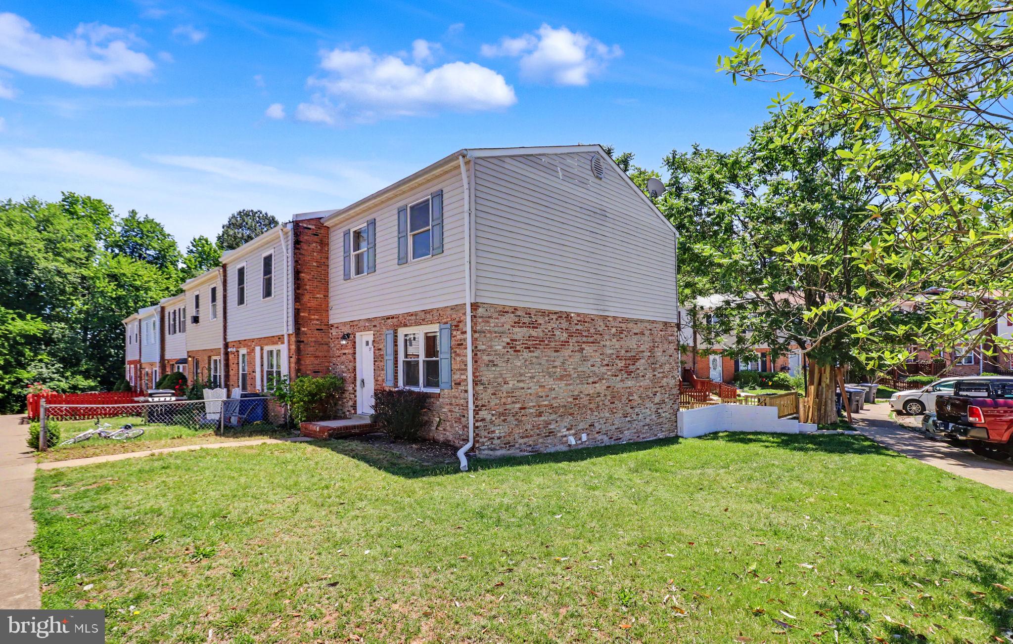 STAFFORDBOROUGH TOWNHOUSES - Residential