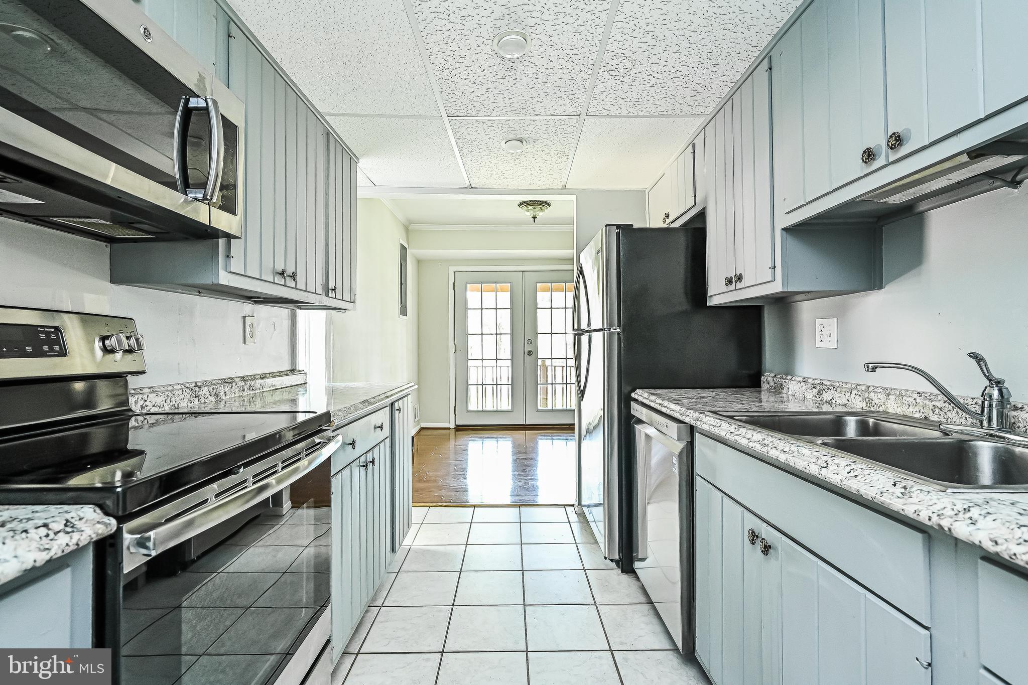 SUMMIT VEITCH - Residential Lease