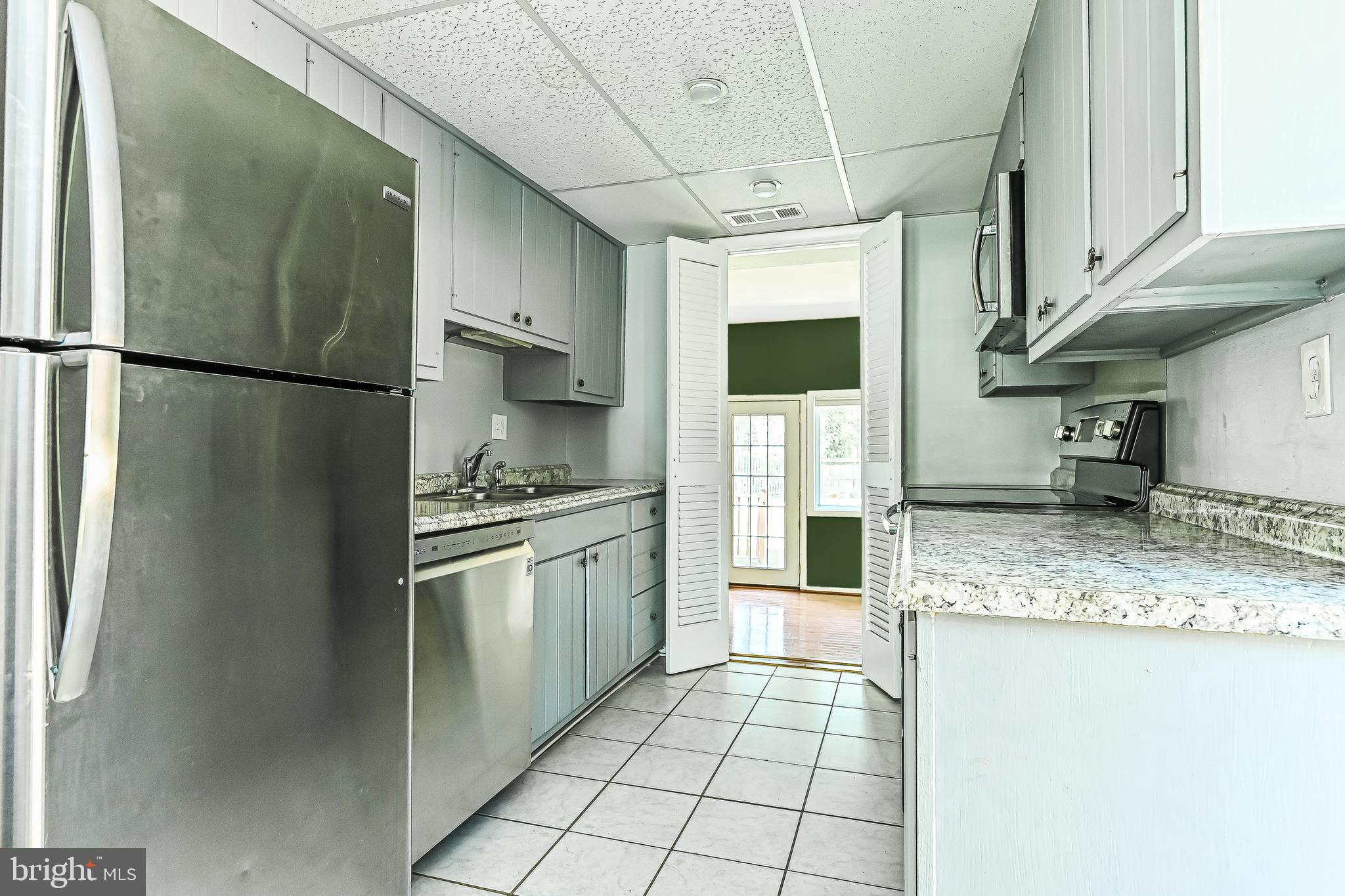 SUMMIT VEITCH - Residential Lease