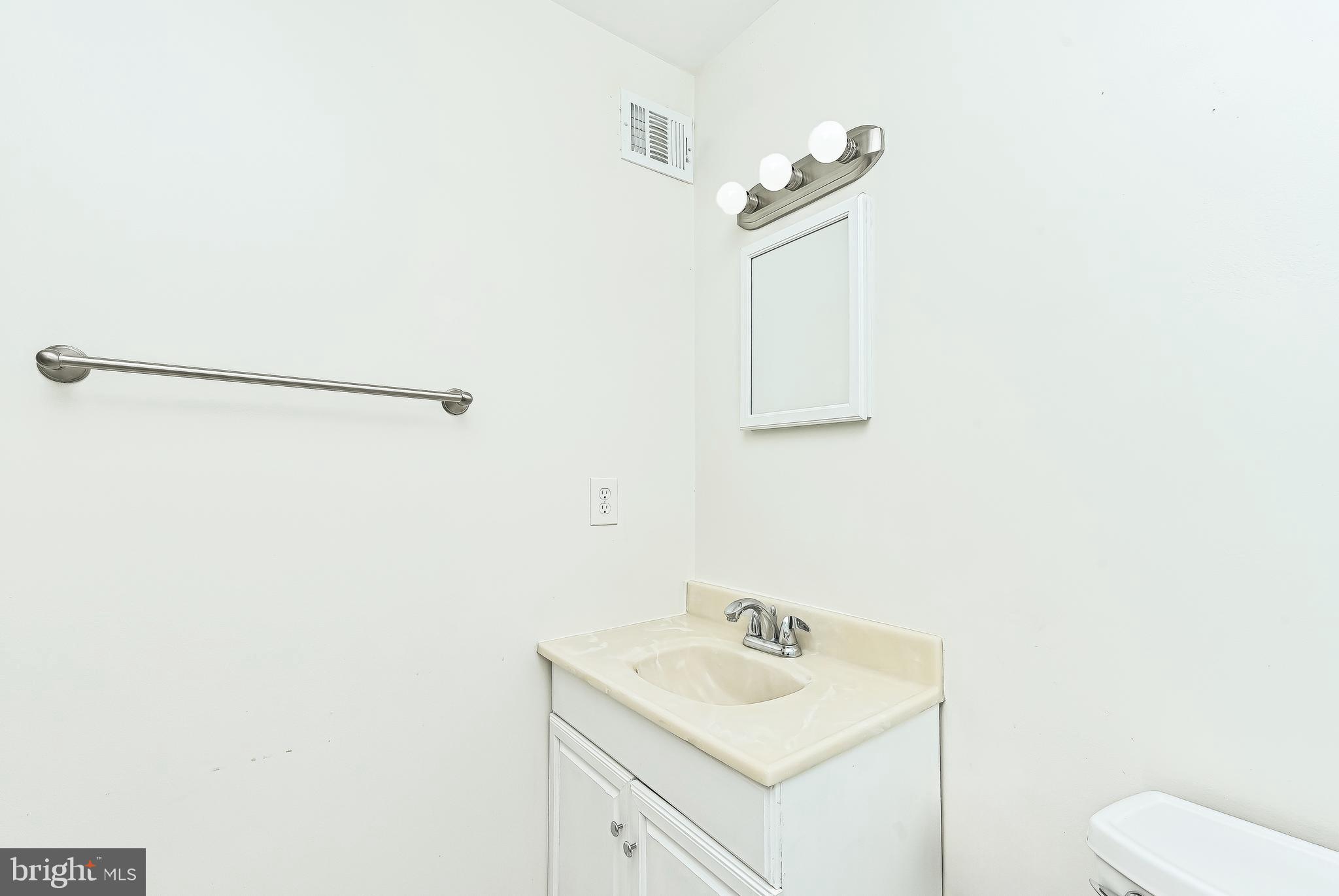 SUMMIT VEITCH - Residential Lease