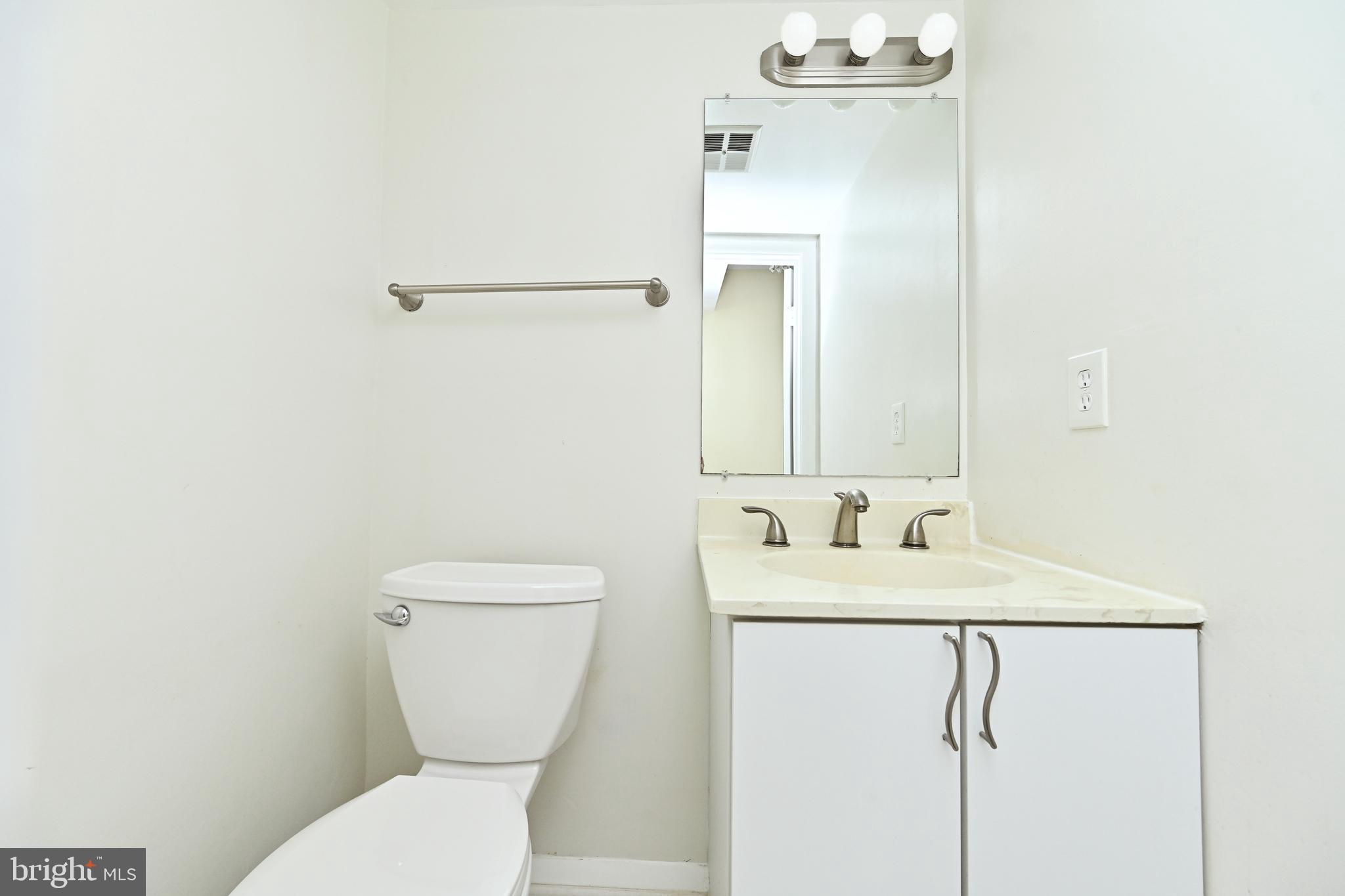 SUMMIT VEITCH - Residential Lease