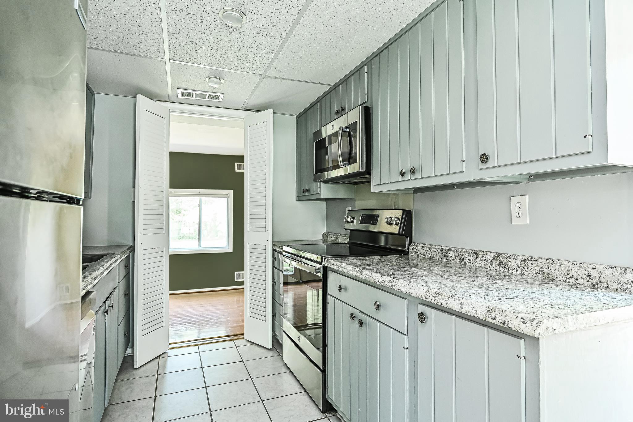 SUMMIT VEITCH - Residential Lease