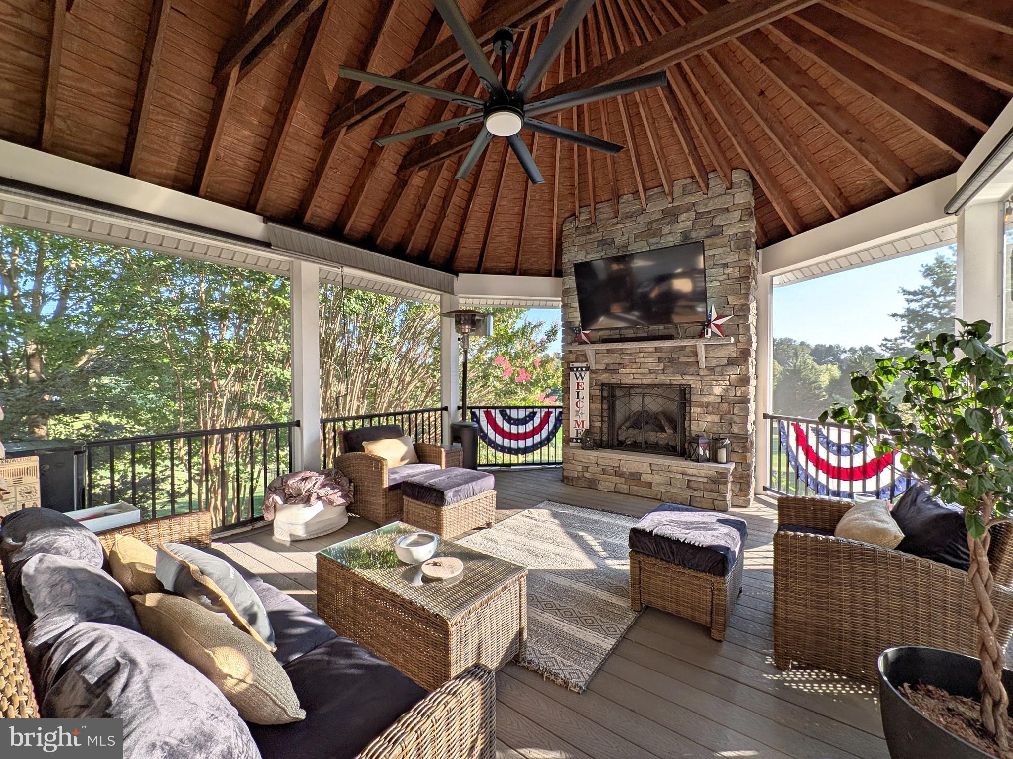 HOLLY HILLS - Residential