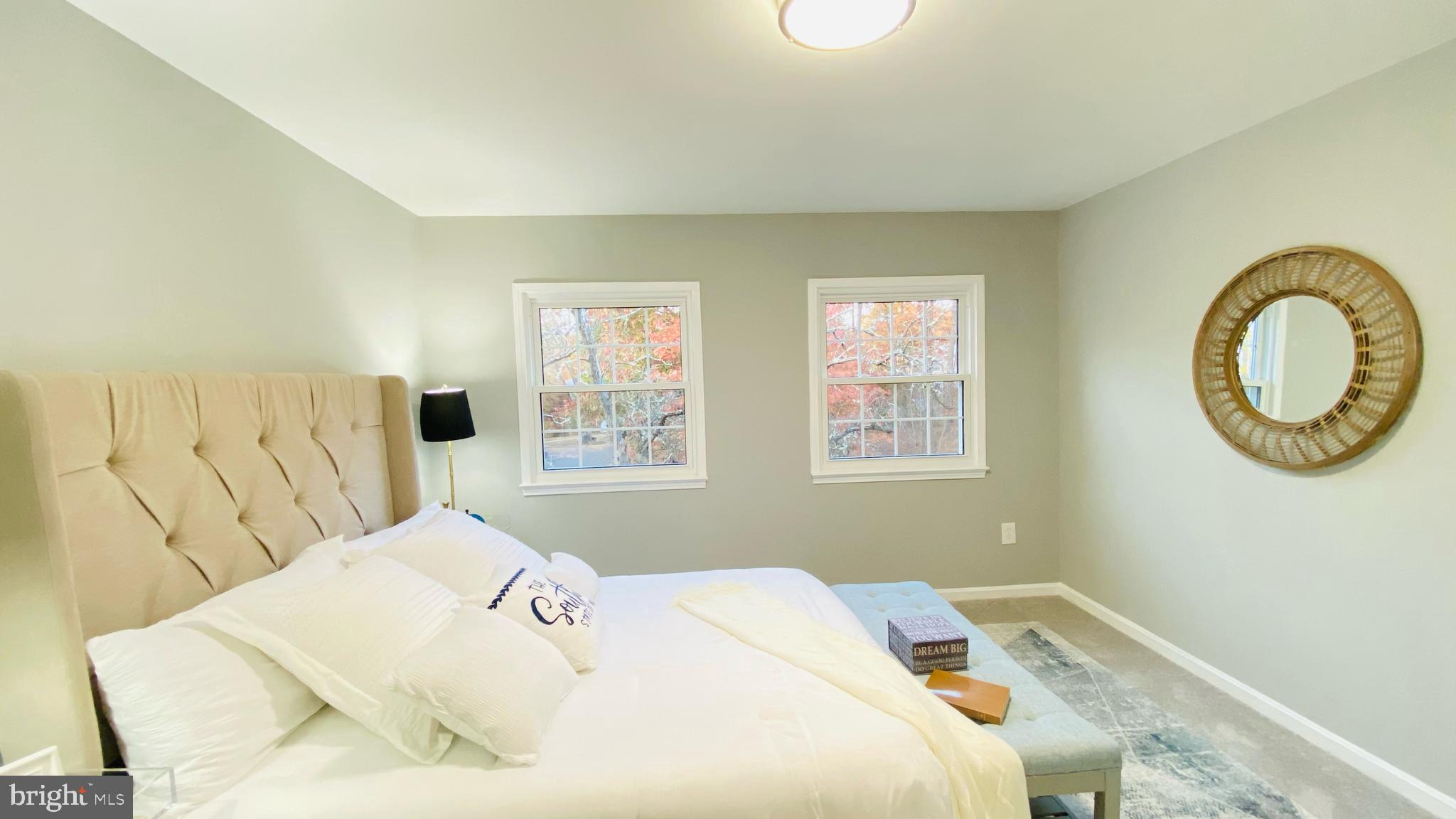 LONDON TOWNE - Residential