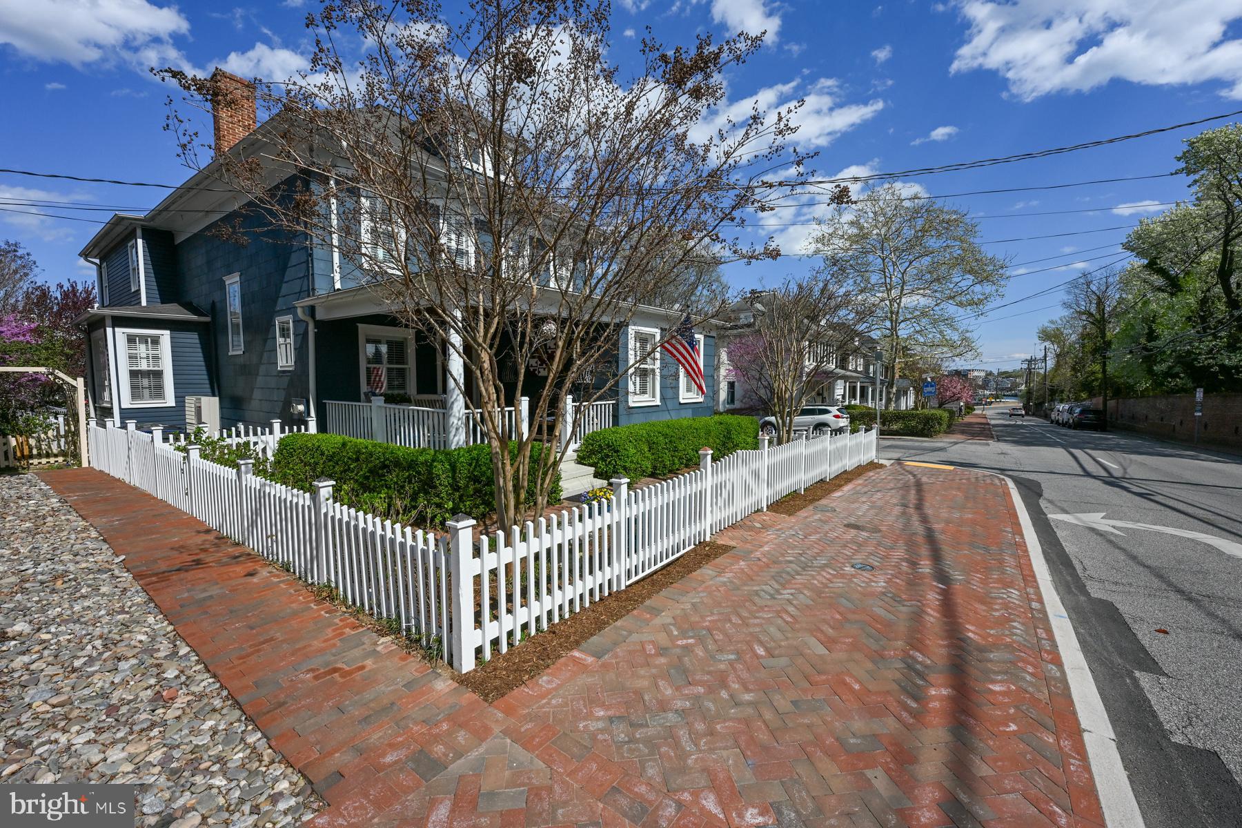 HISTORIC DISTRICT - Residential
