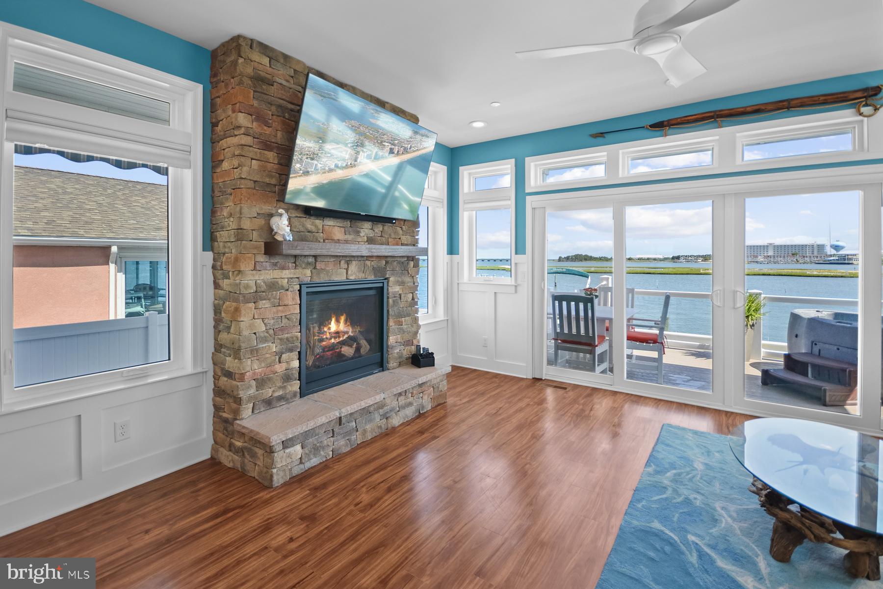 52ND STREET - Residential