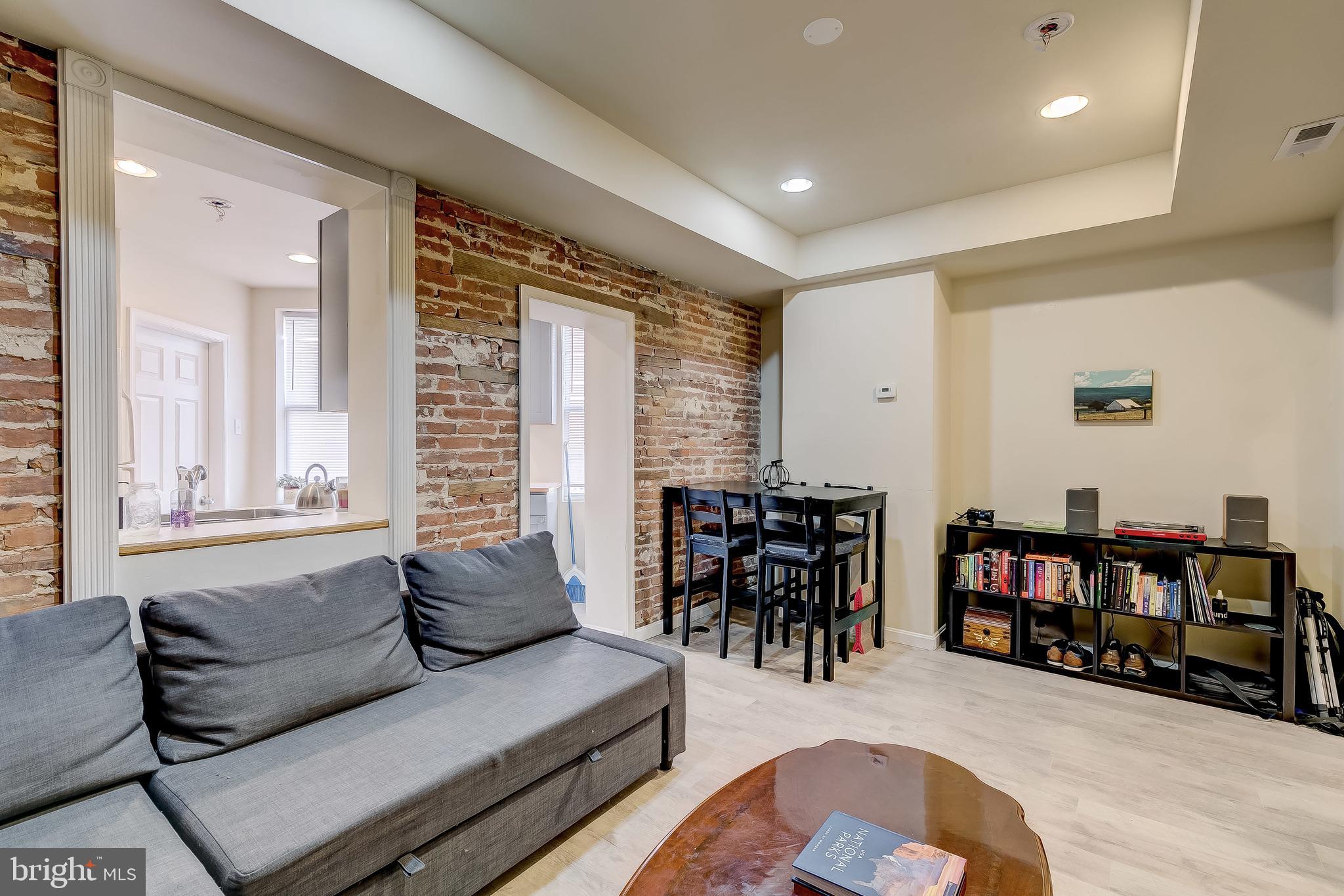 WASHINGTON VILLAGE - Residential Lease
