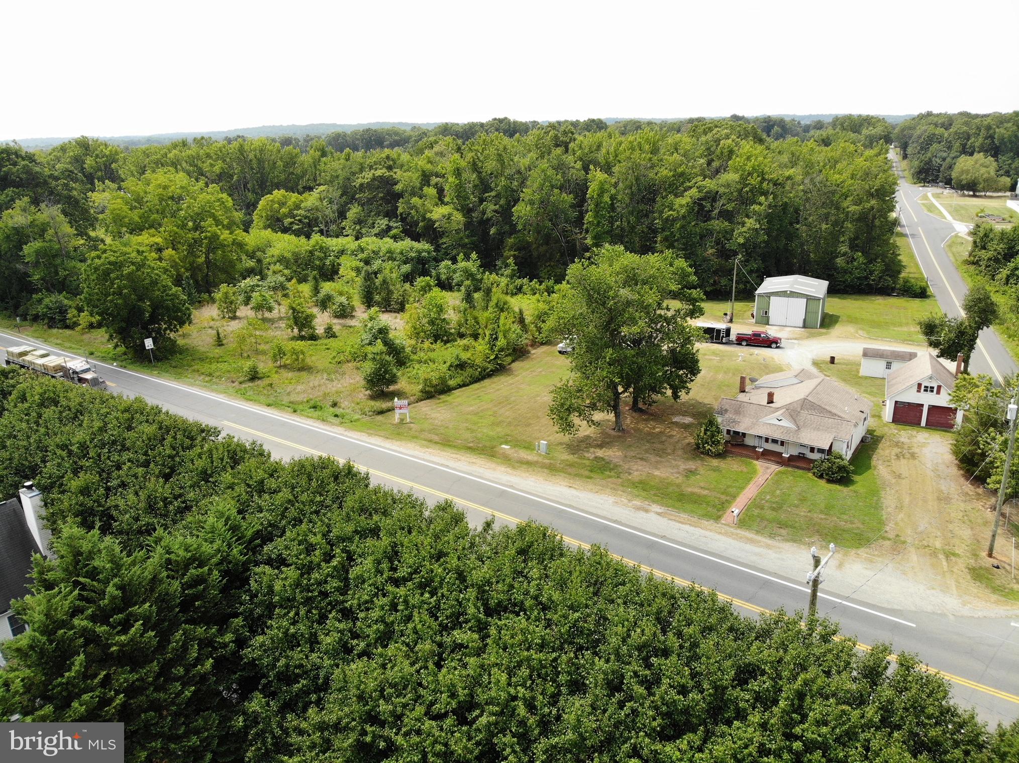 Sale includes two parcels totaling   6.6 acres  +/-   open land, 700 feet of road frontage,  potential commercial 
Hard corner at Route 2/17 and Jim Morris Rd.
All utilities available to site. 21,000 VPD   Food Lion, New STARBUCKS, CVS and dense retail nearby.

Property location Highlights: 
New Post, River Club, CC Estates and other residential developments underway.  Great location for c-store, fast food, storage and other retail uses.
LAST DEVELOPING CORRIDOR in the Fredericksburg market.