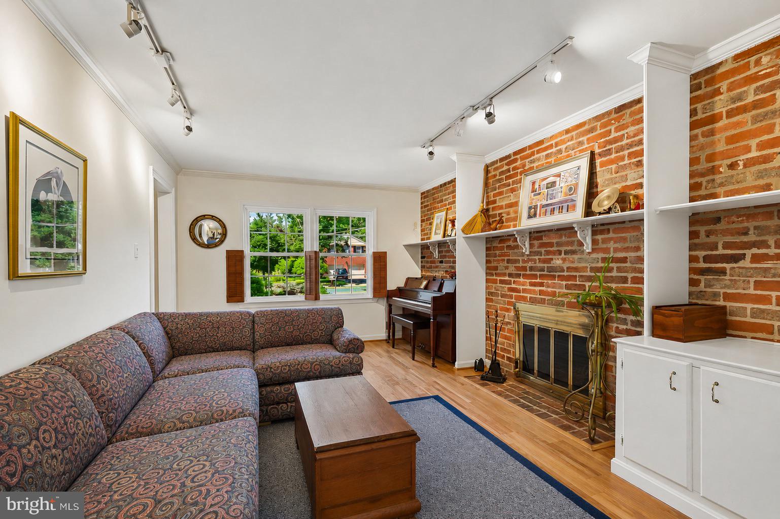 FALLS ORCHARD - Residential