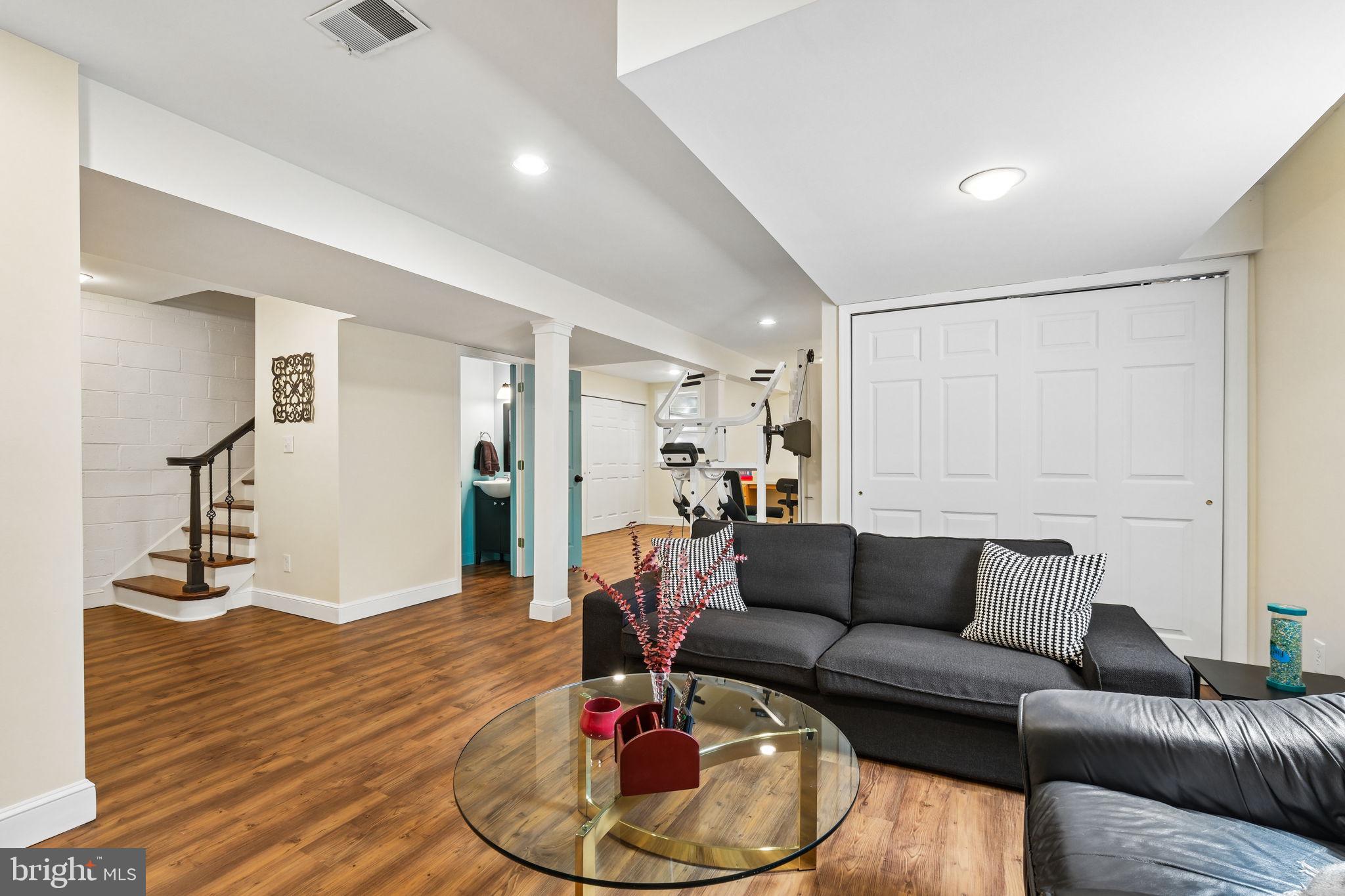 FALLS ORCHARD - Residential