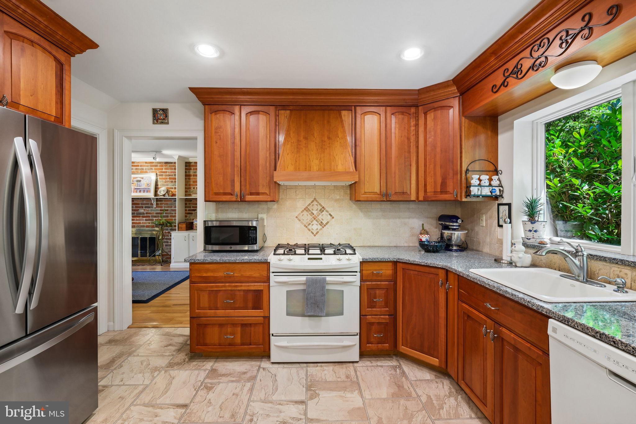 FALLS ORCHARD - Residential