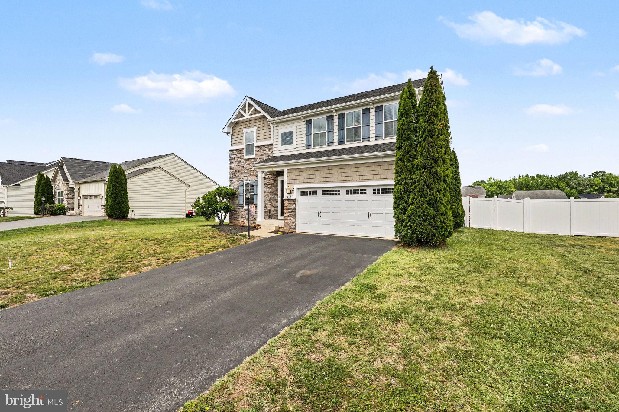PELHAM'S EAST - Residential