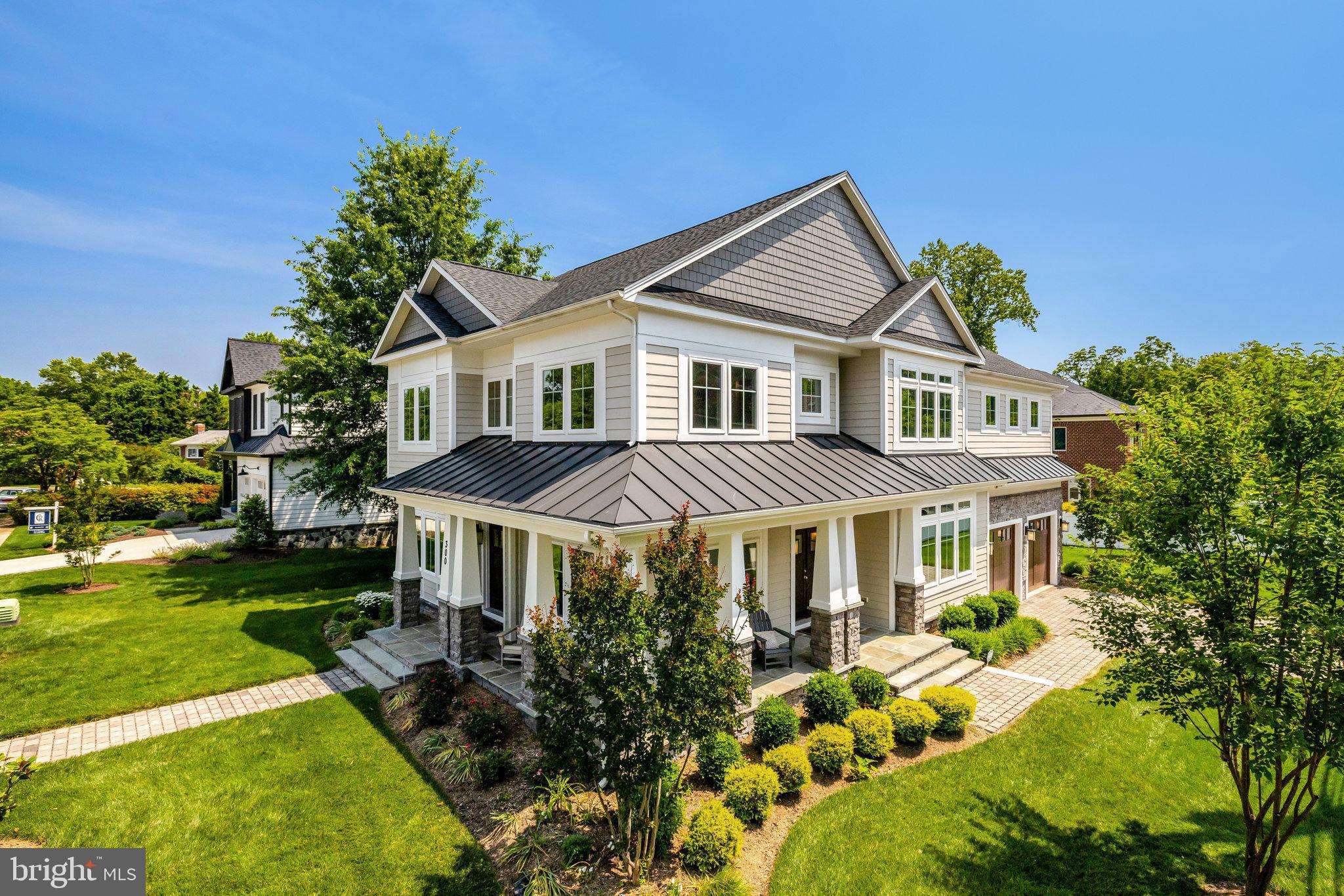 JADE MANOR - Residential