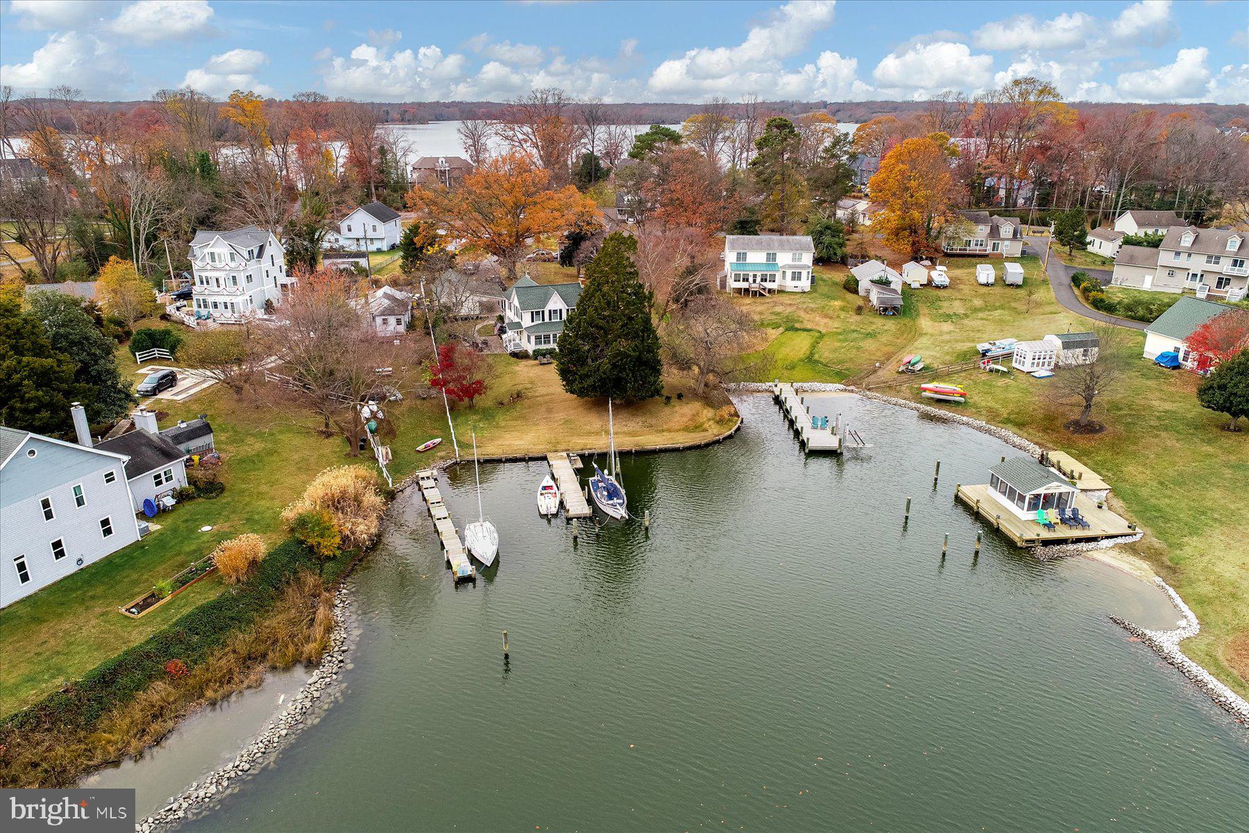 CARRS WHARF - Residential