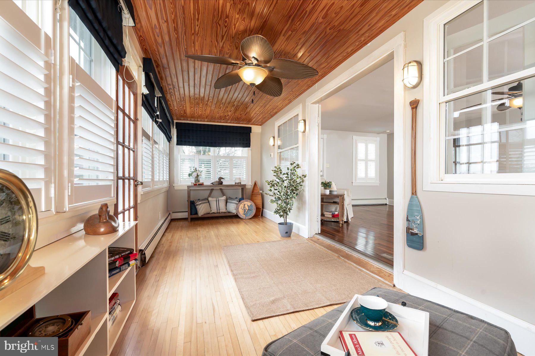 CARRS WHARF - Residential