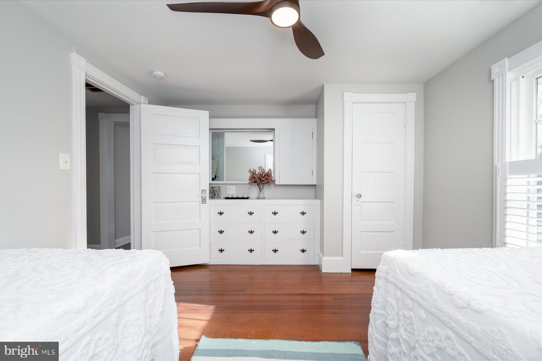 CARRS WHARF - Residential