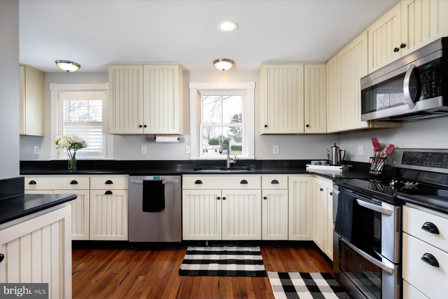 CARRS WHARF - Residential