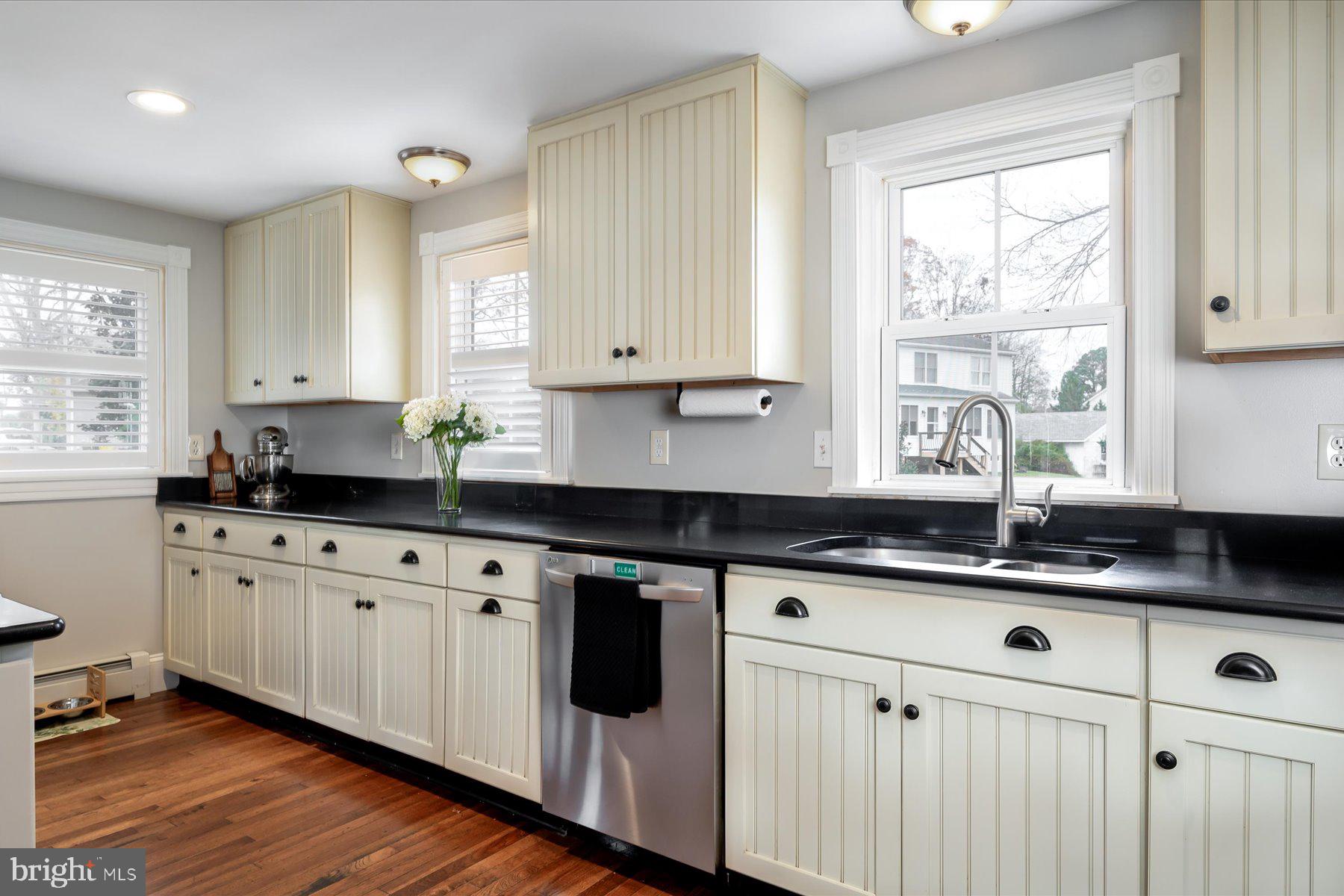 CARRS WHARF - Residential