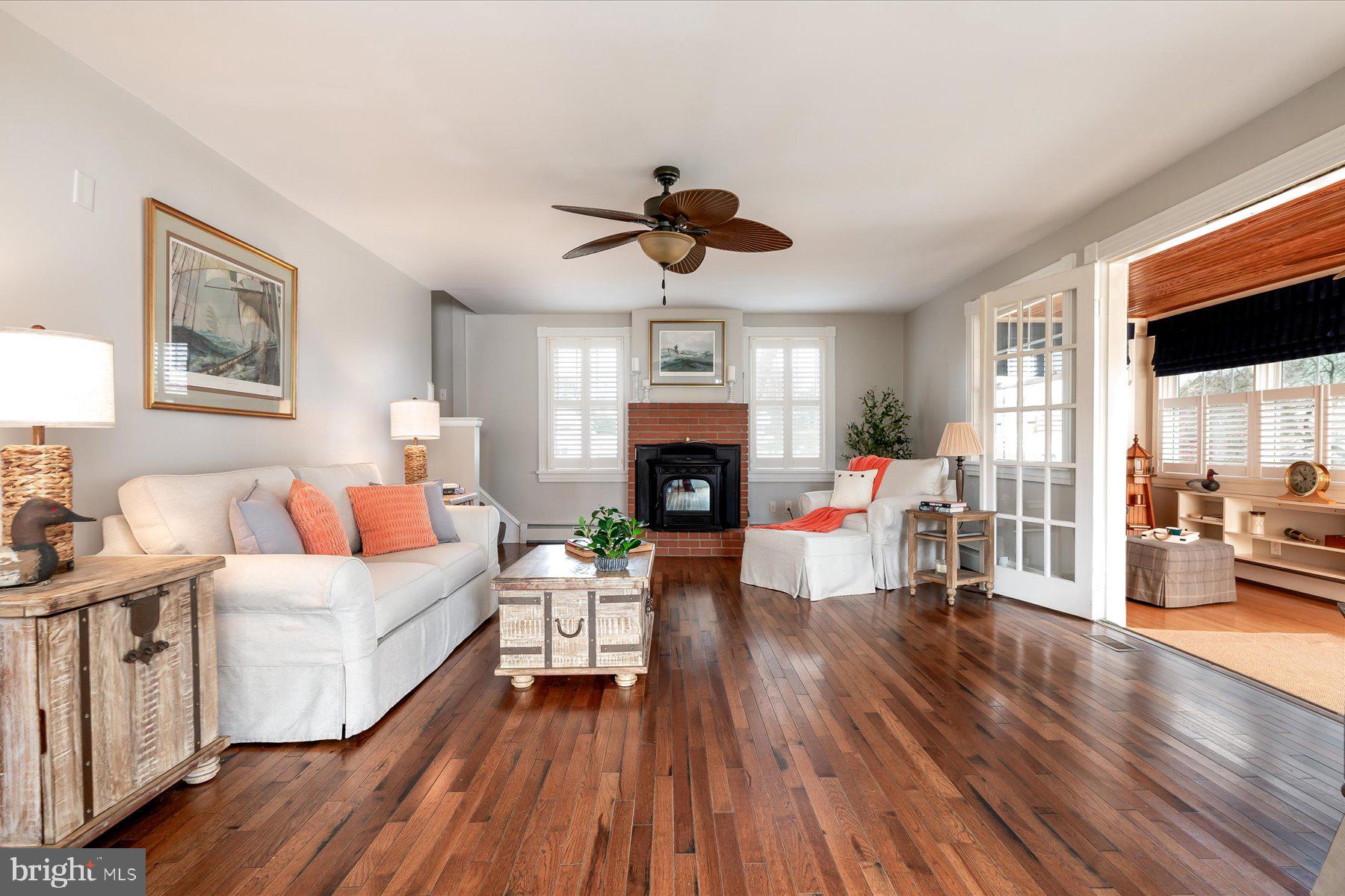 CARRS WHARF - Residential