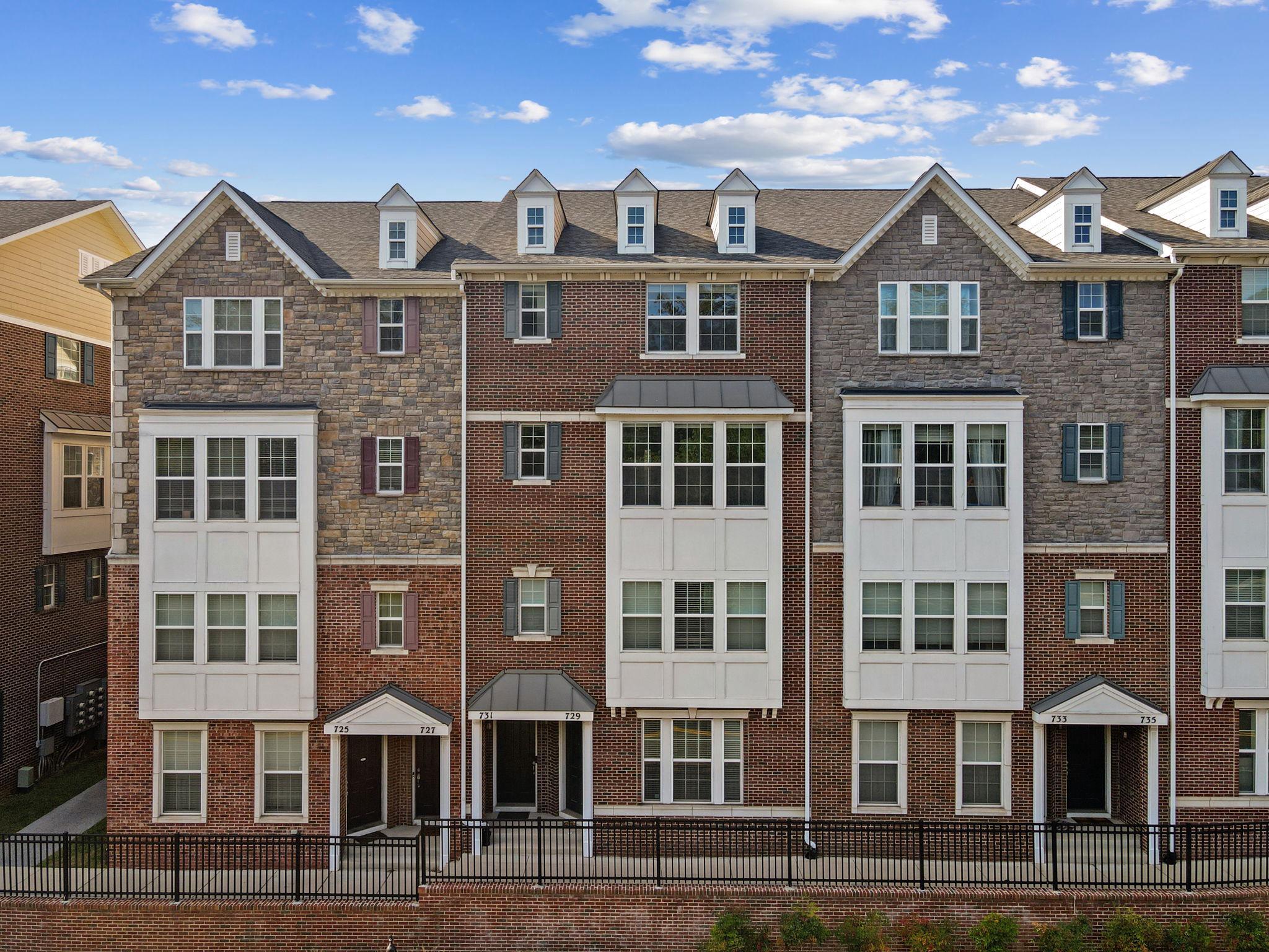 SUMMIT HALL RESERVE - Residential