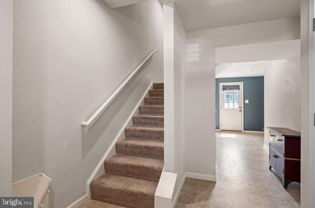 LAKESIDE - Residential Lease