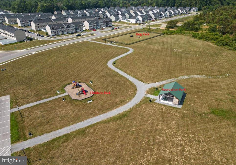 LAKESIDE - Residential Lease