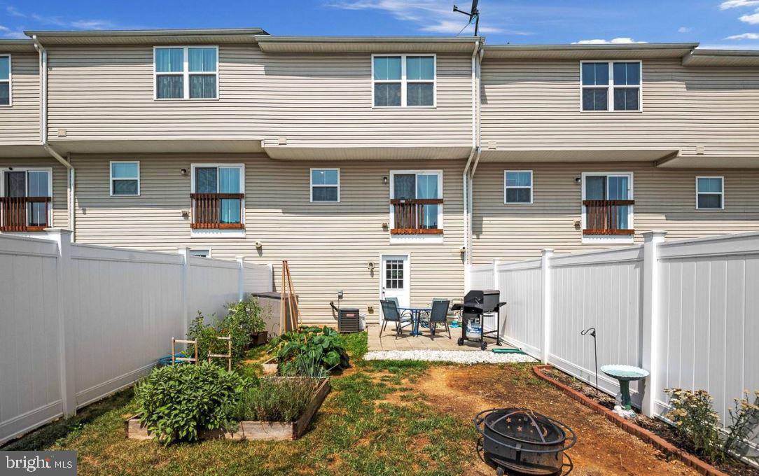 LAKESIDE - Residential Lease