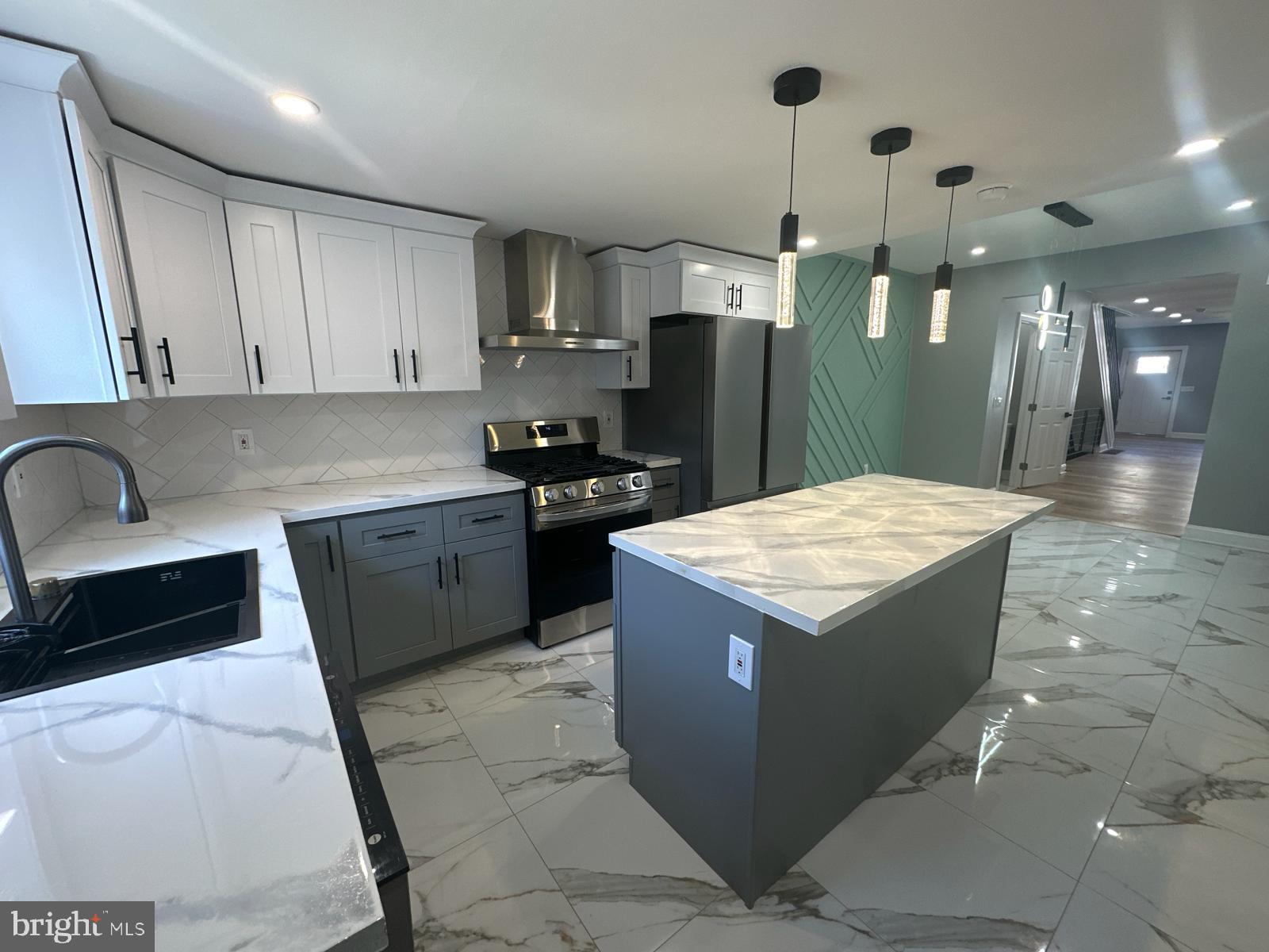 PORT RICHMOND - Residential