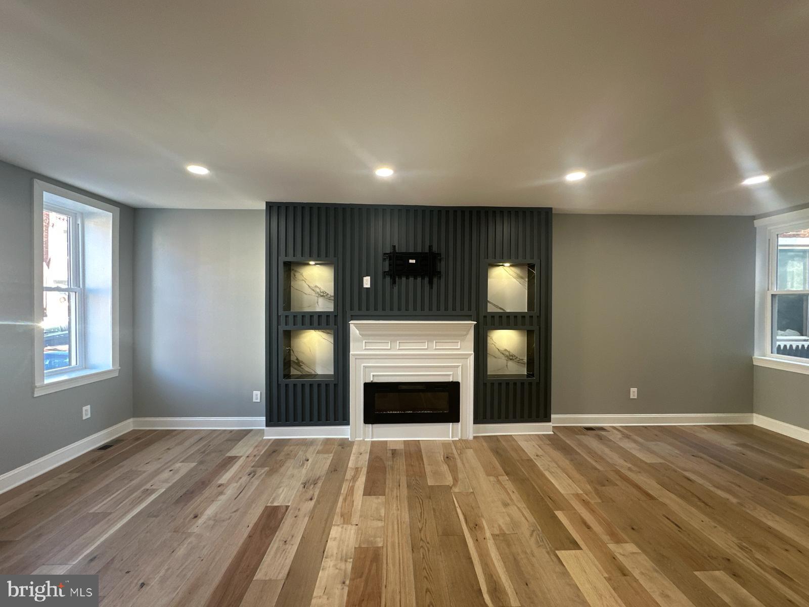 PORT RICHMOND - Residential