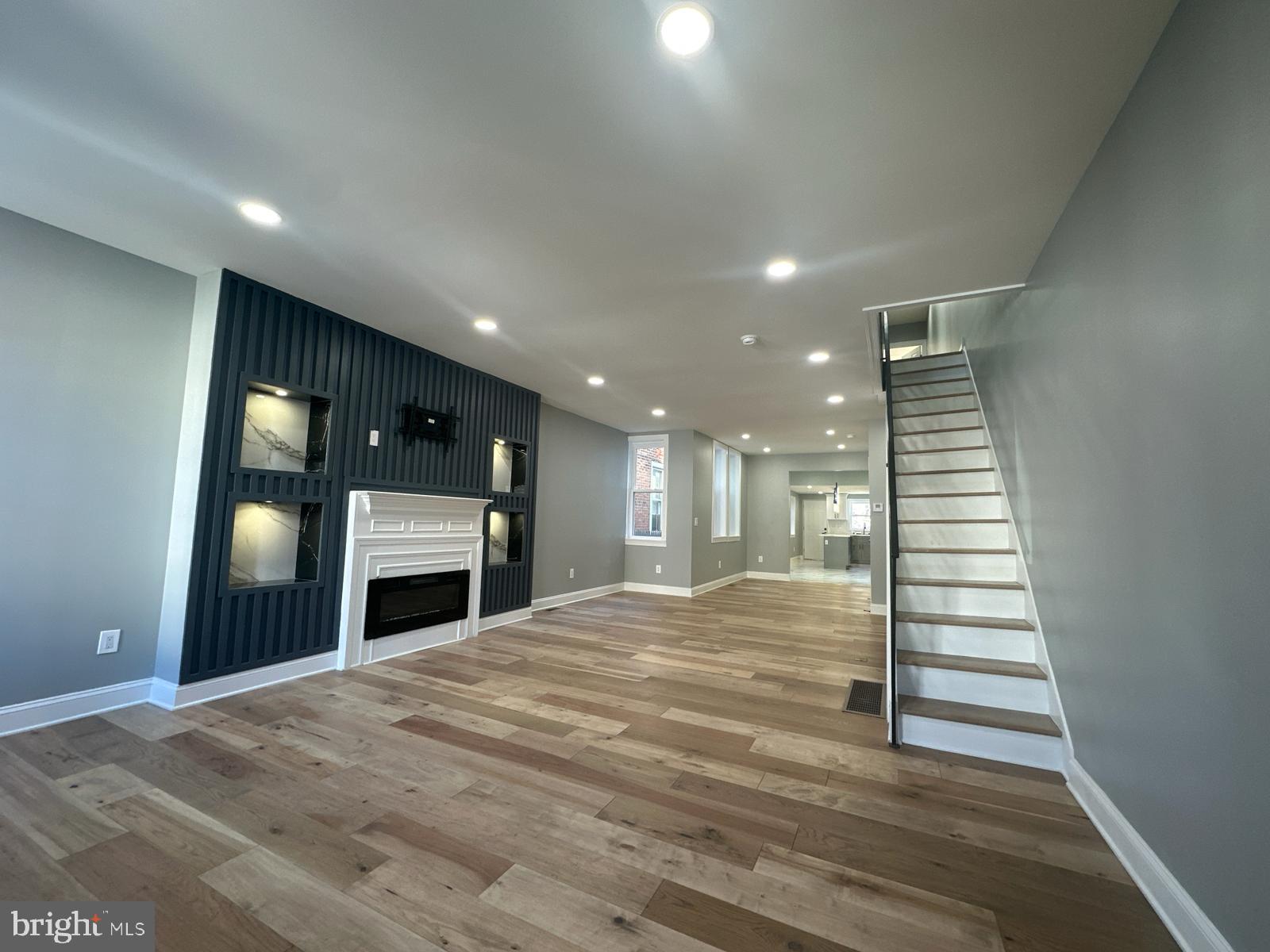 PORT RICHMOND - Residential