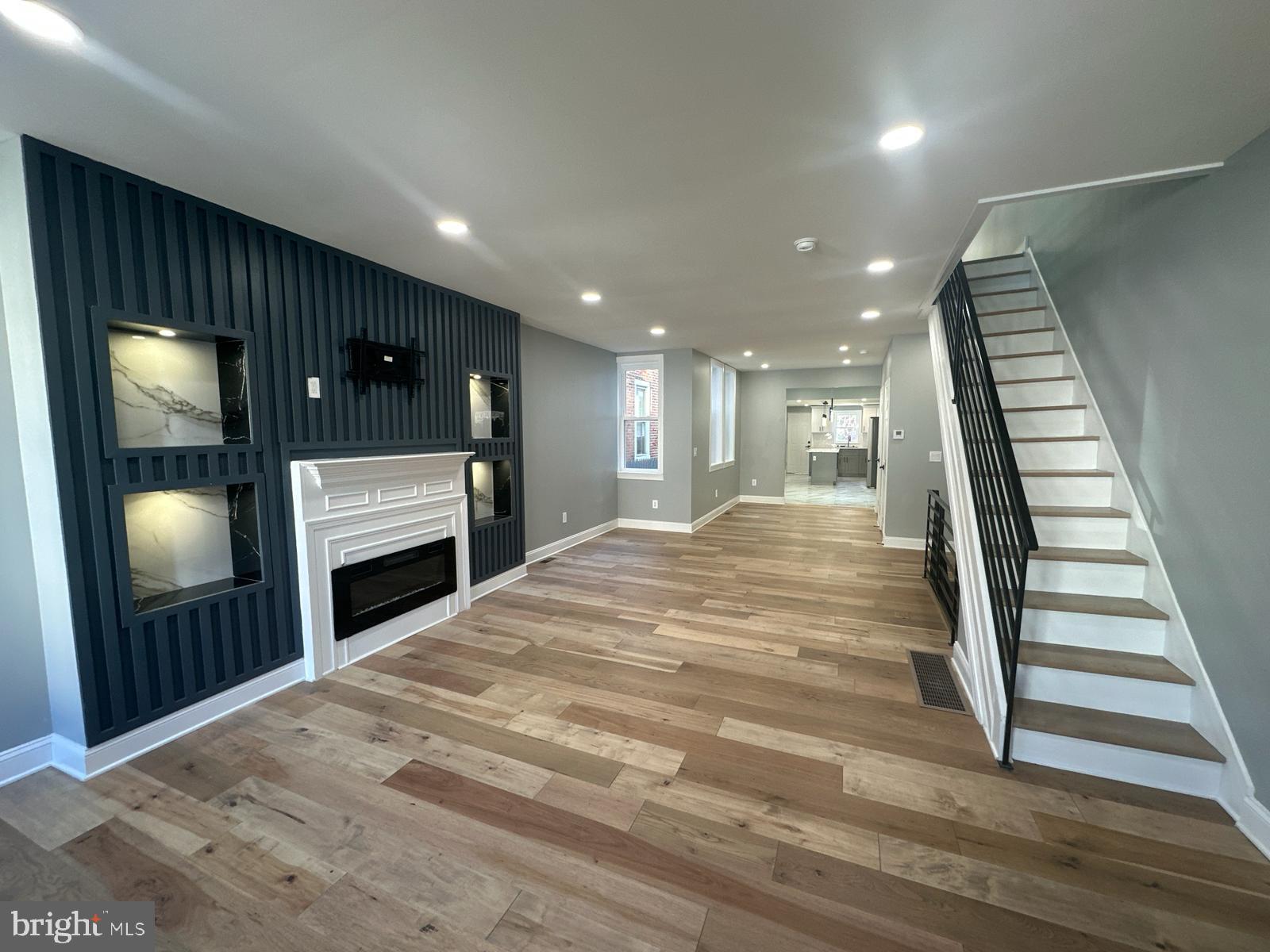 PORT RICHMOND - Residential