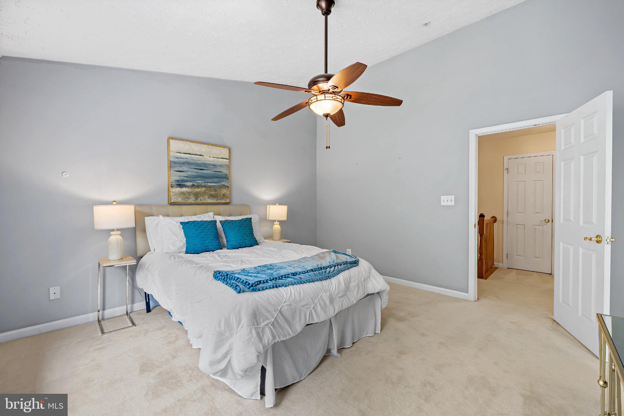 DEER SPRING - Residential