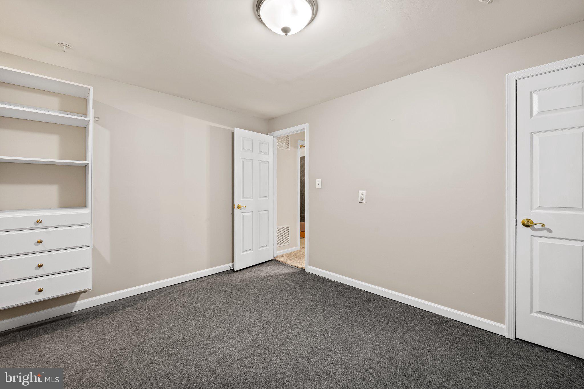 DEER SPRING - Residential