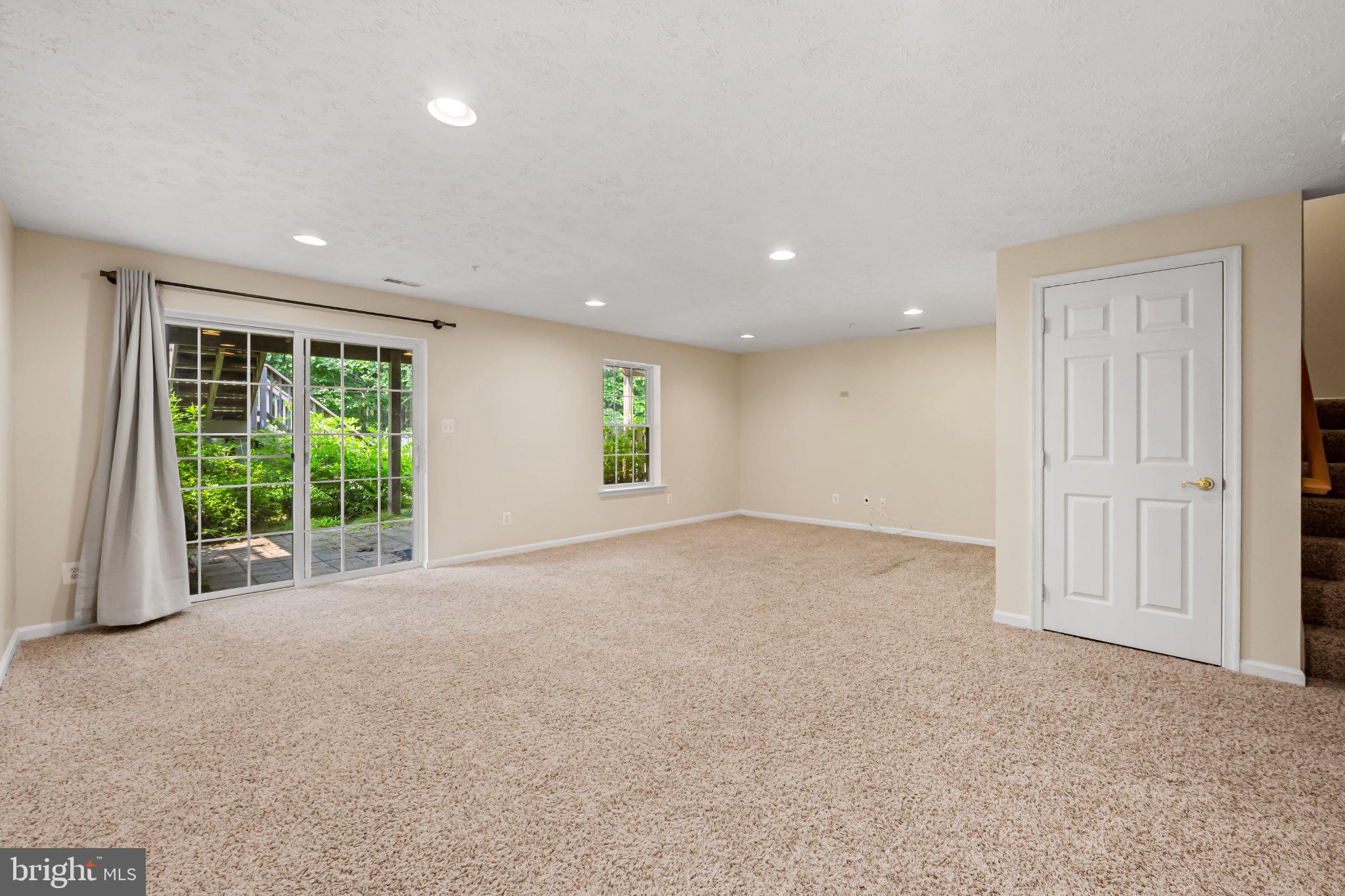 DEER SPRING - Residential