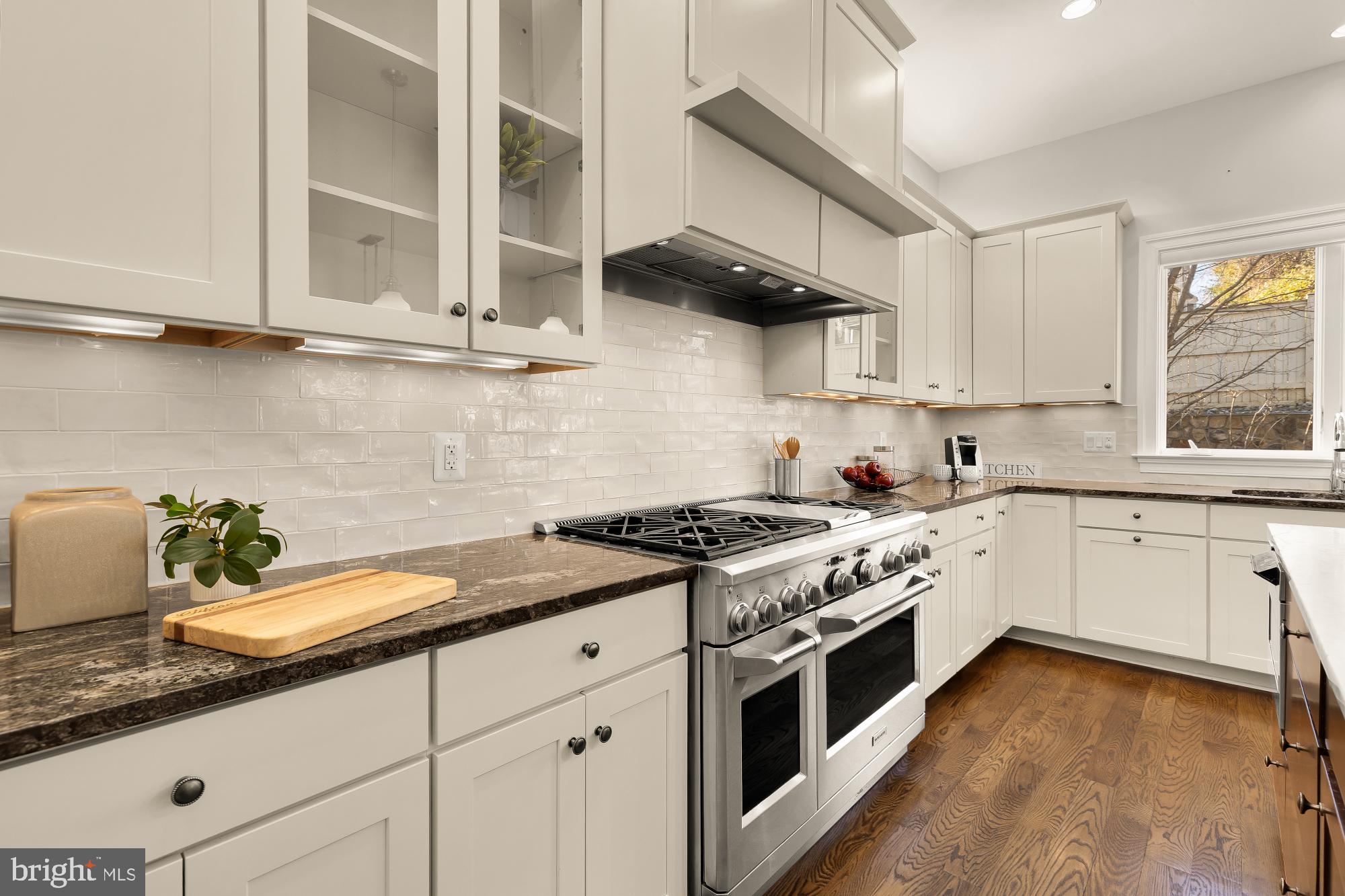 BROYHILL HEIGHTS - Residential