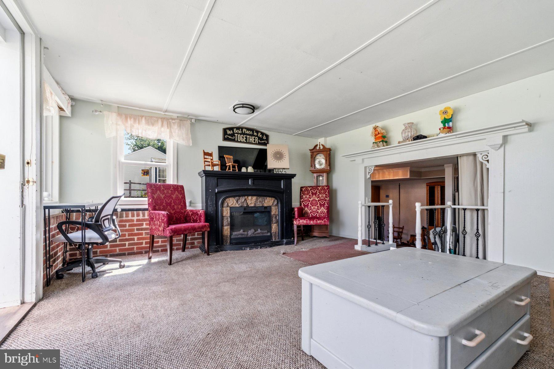 ROCKVILLE - Residential