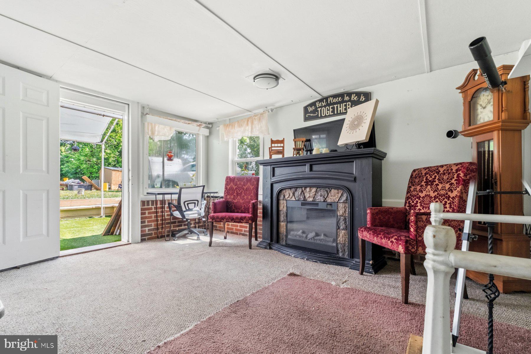 ROCKVILLE - Residential