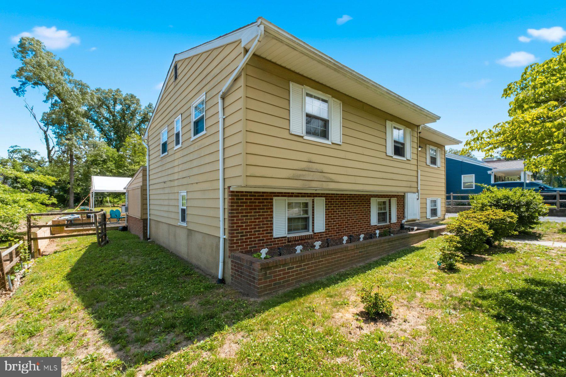 ROCKVILLE - Residential