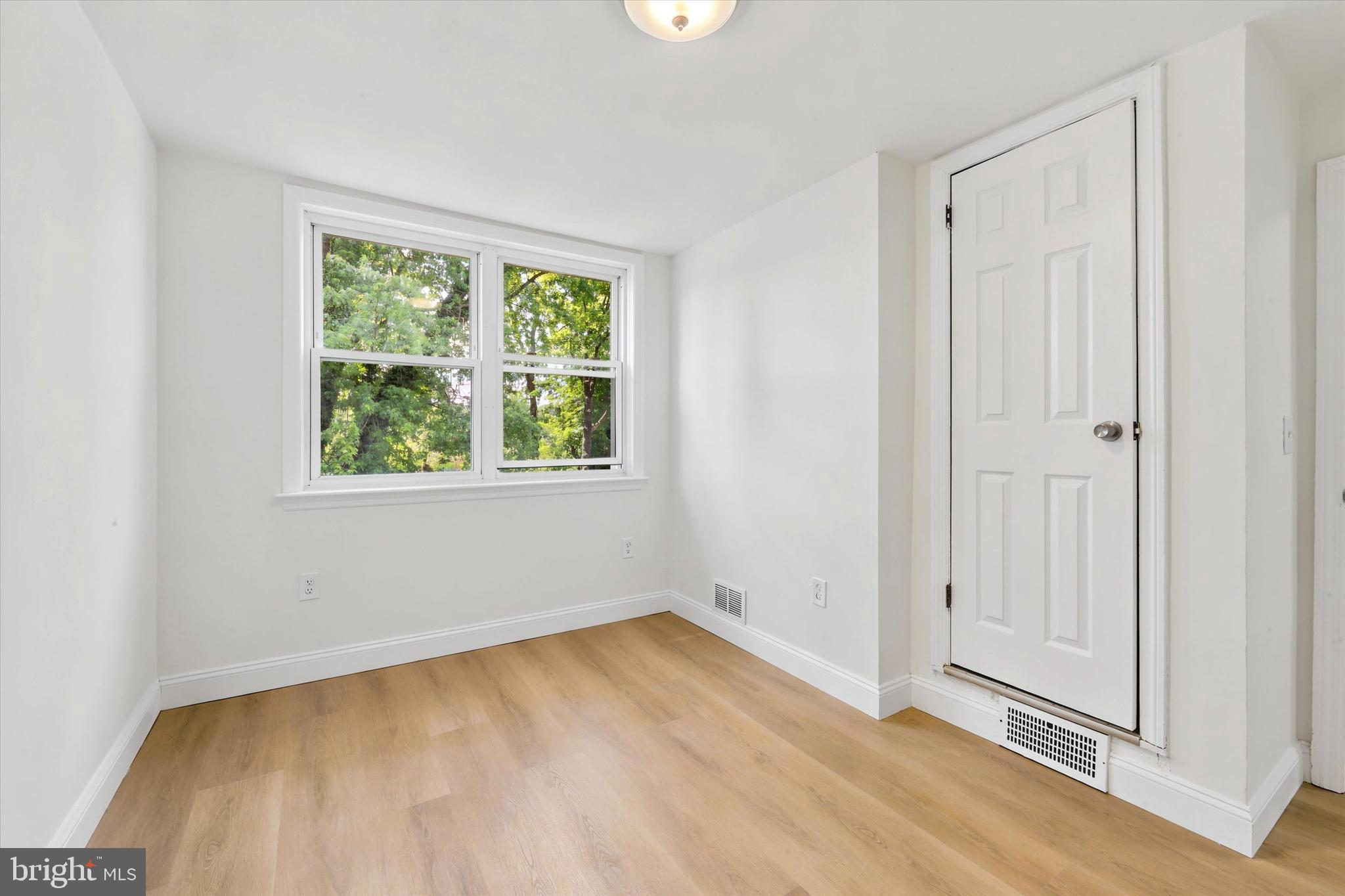 ELSMERE MANOR - Residential