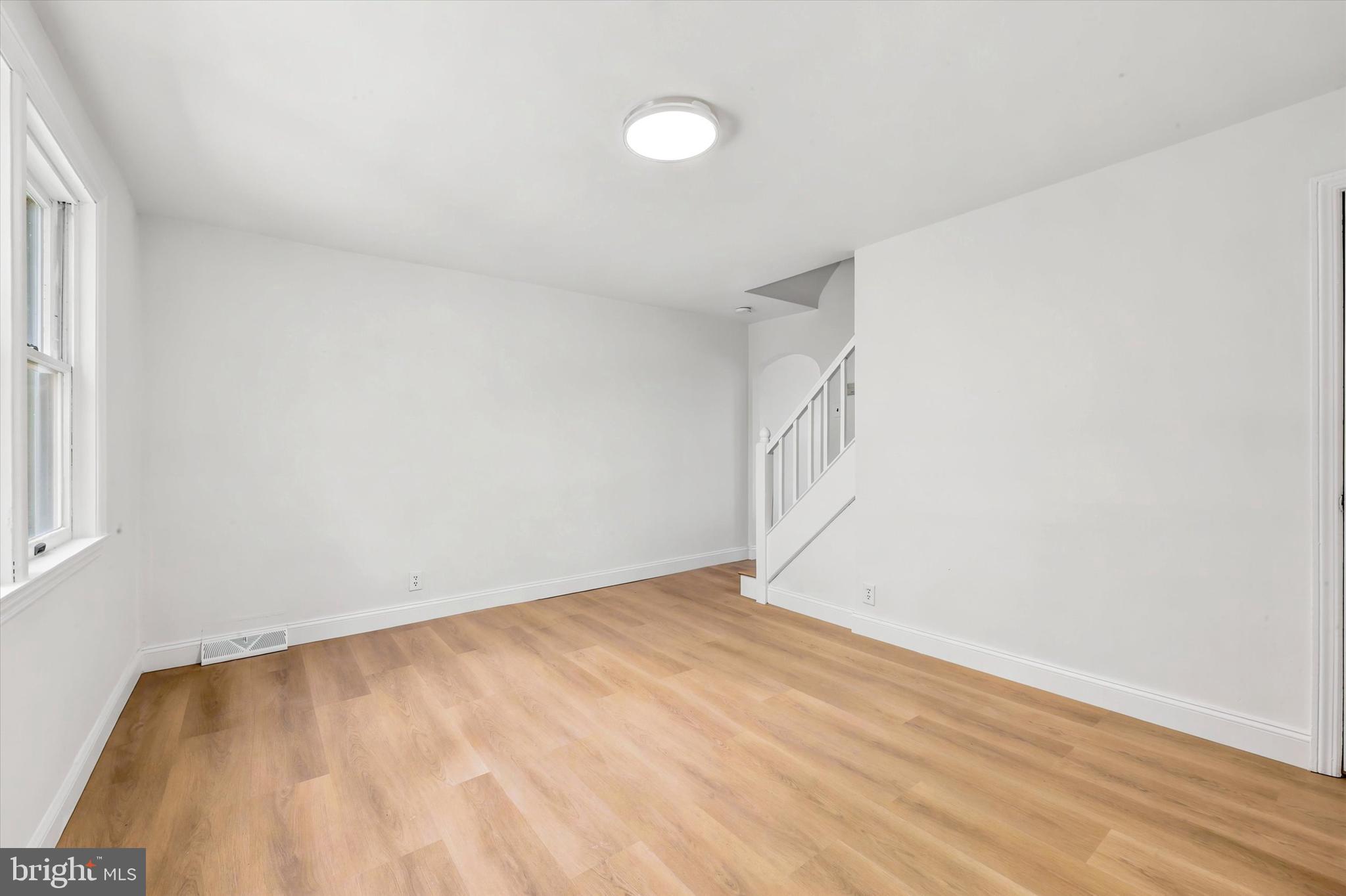 ELSMERE MANOR - Residential