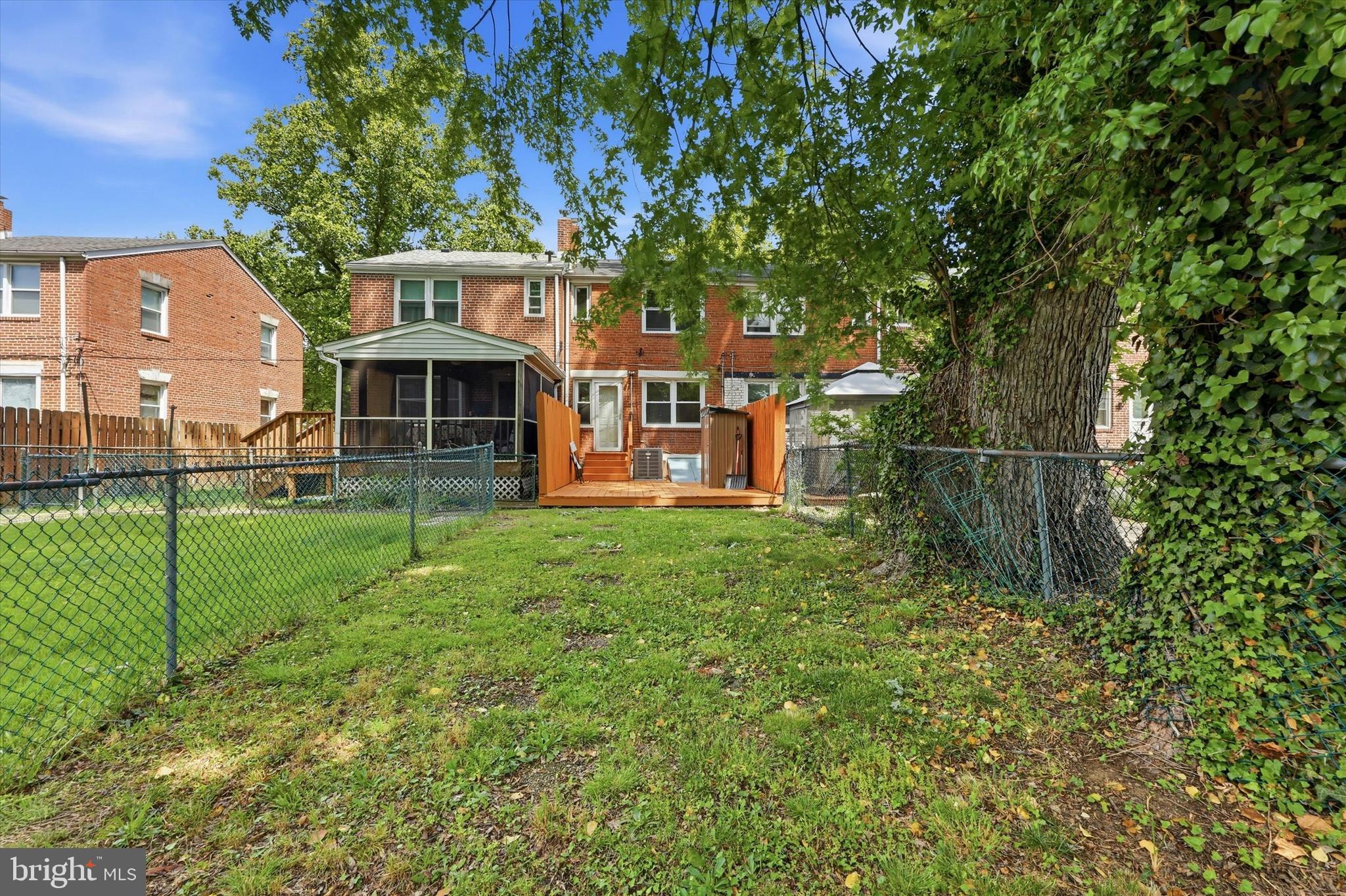 ELSMERE MANOR - Residential
