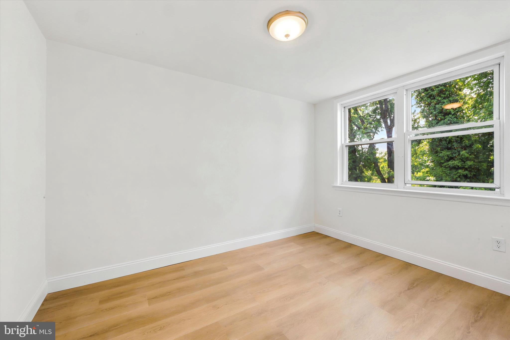 ELSMERE MANOR - Residential