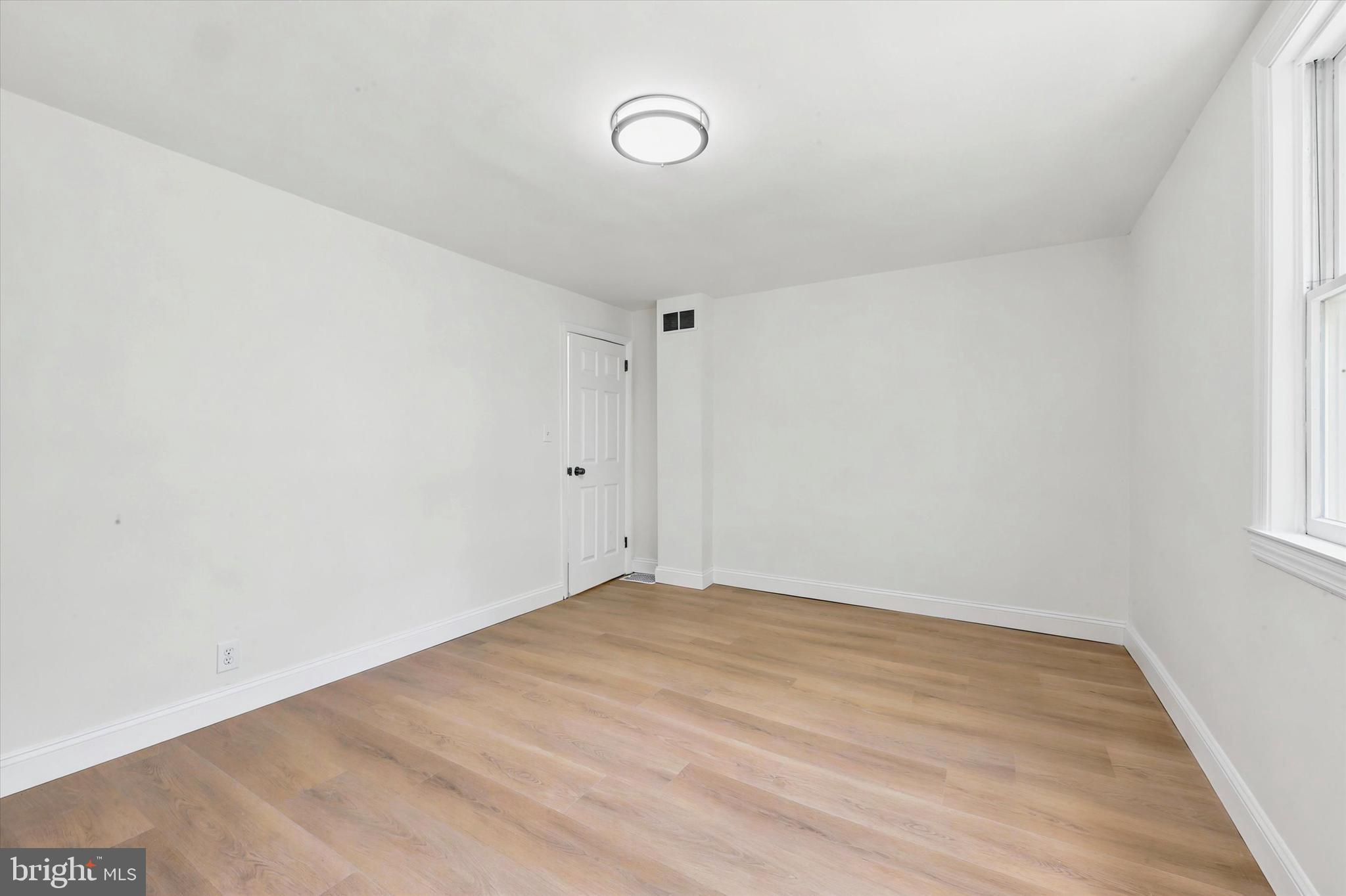 ELSMERE MANOR - Residential