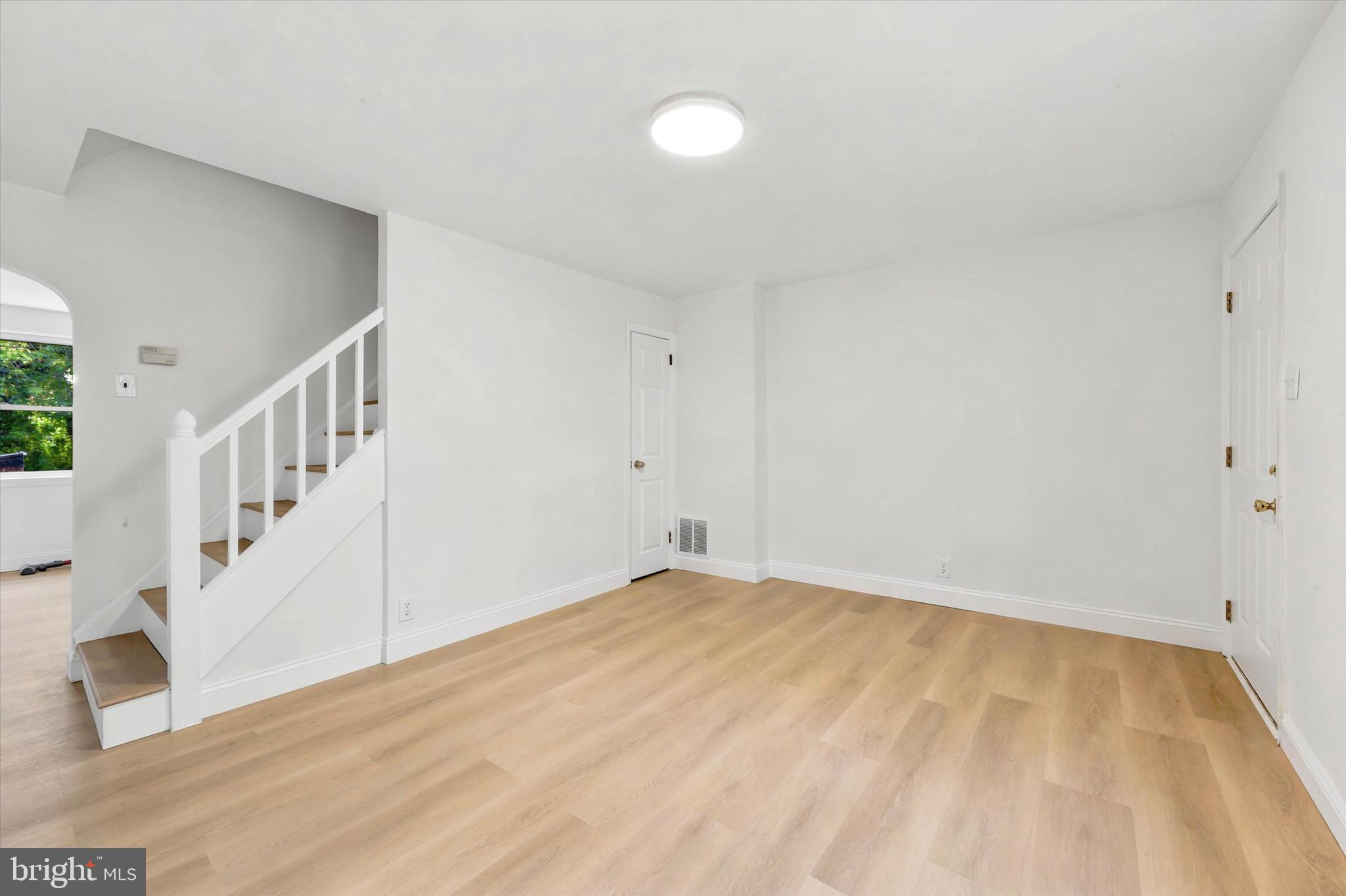 ELSMERE MANOR - Residential