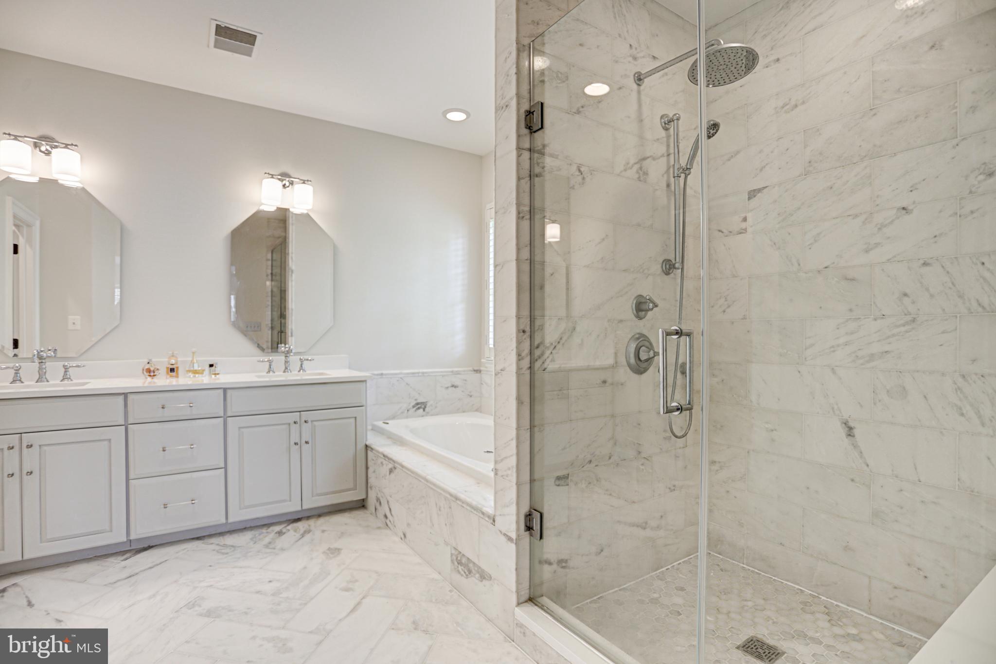 MCAULEY PARK - Residential